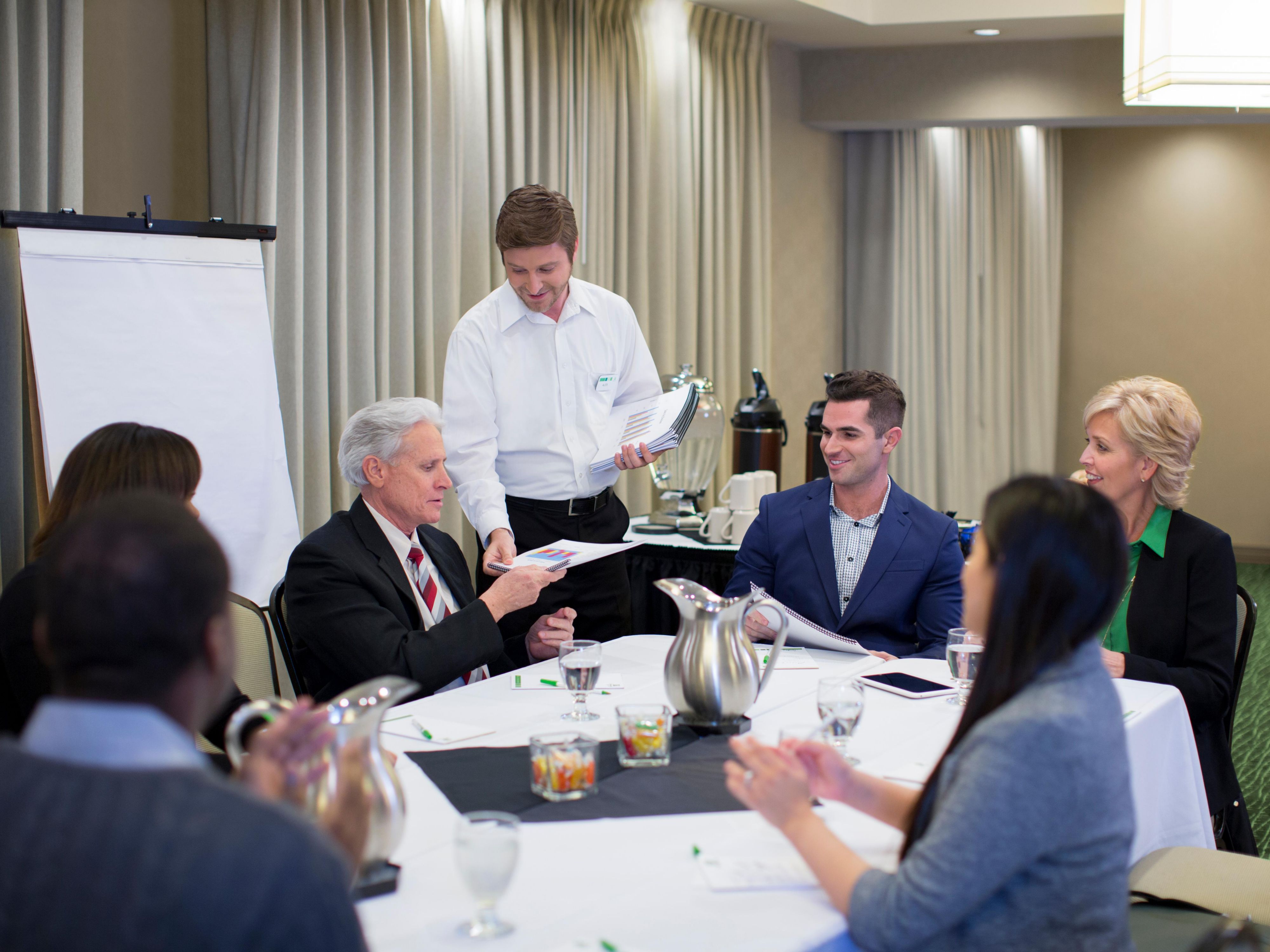 The hotel features 2 meeting rooms and over 1200 square feet of meeting space. Equipped with speakers, two televisions, and a projector. Contact us for information about using the facilities. 