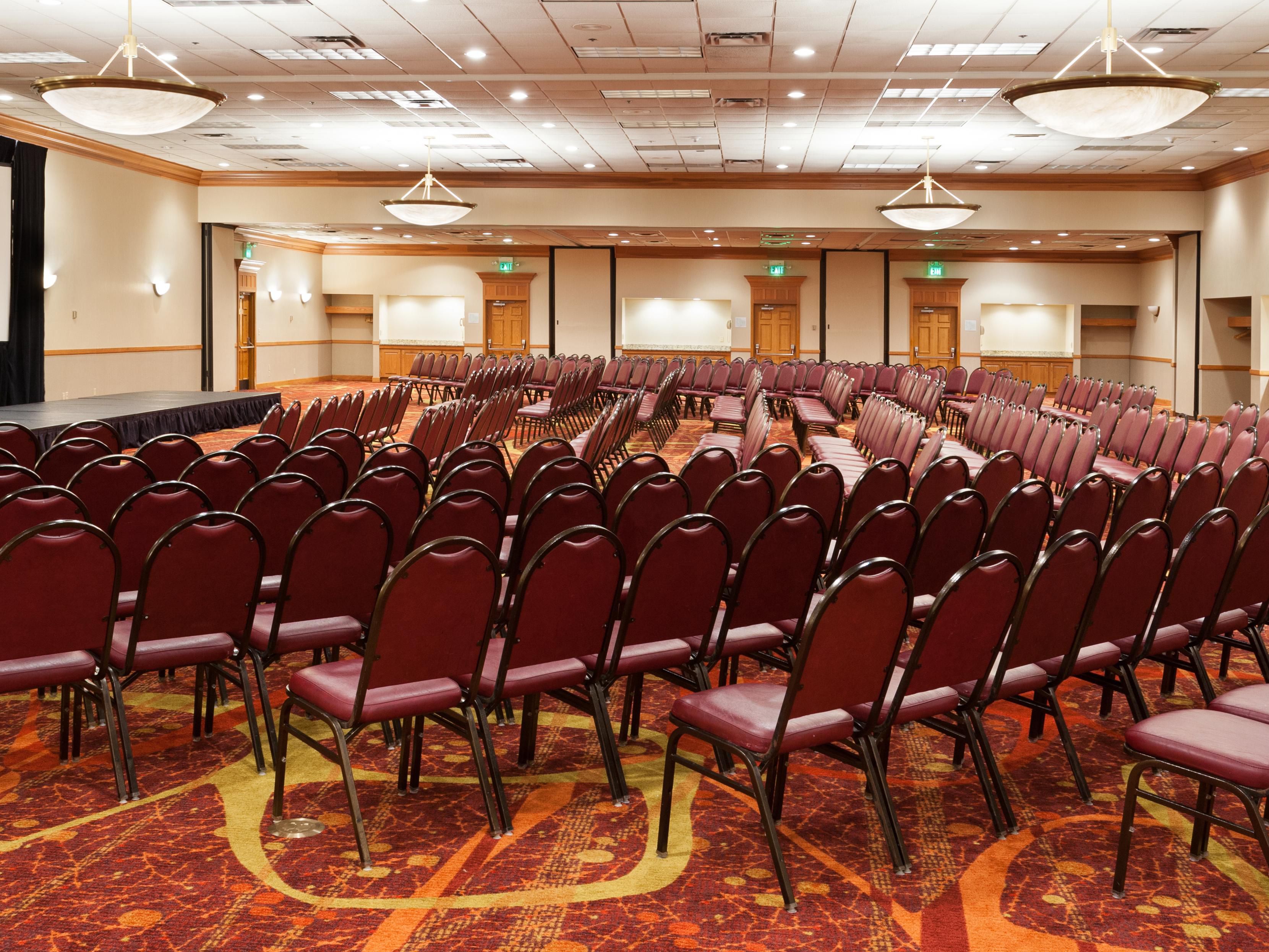 Host your event or conduct your meeting at the Holiday Inn Cincinnati Airport. You can host meetings or events with our flexible 13,000 square feet of meeting space, superior catering and detail-oriented staff. 