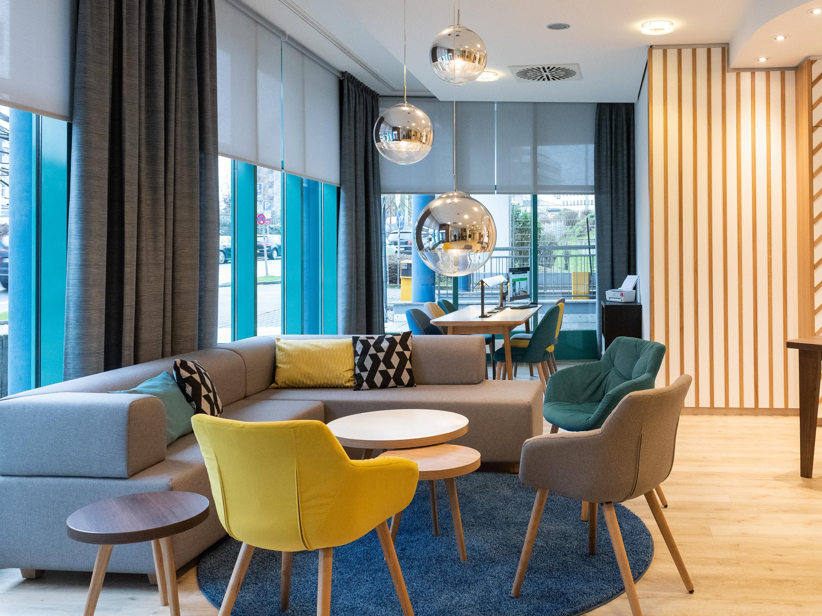 Hotel Lobby with e-bar