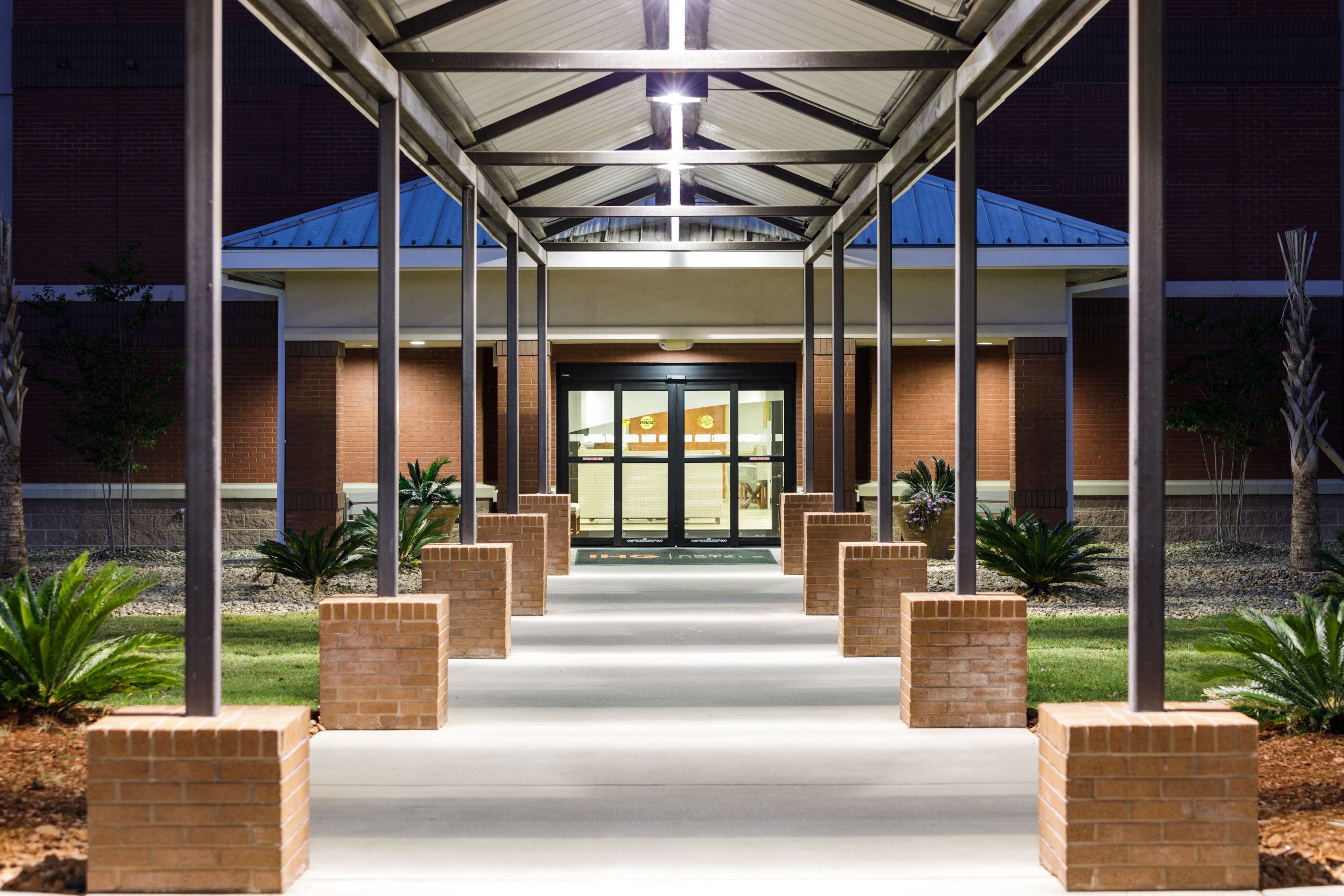 Holiday Inn Express Entrance 