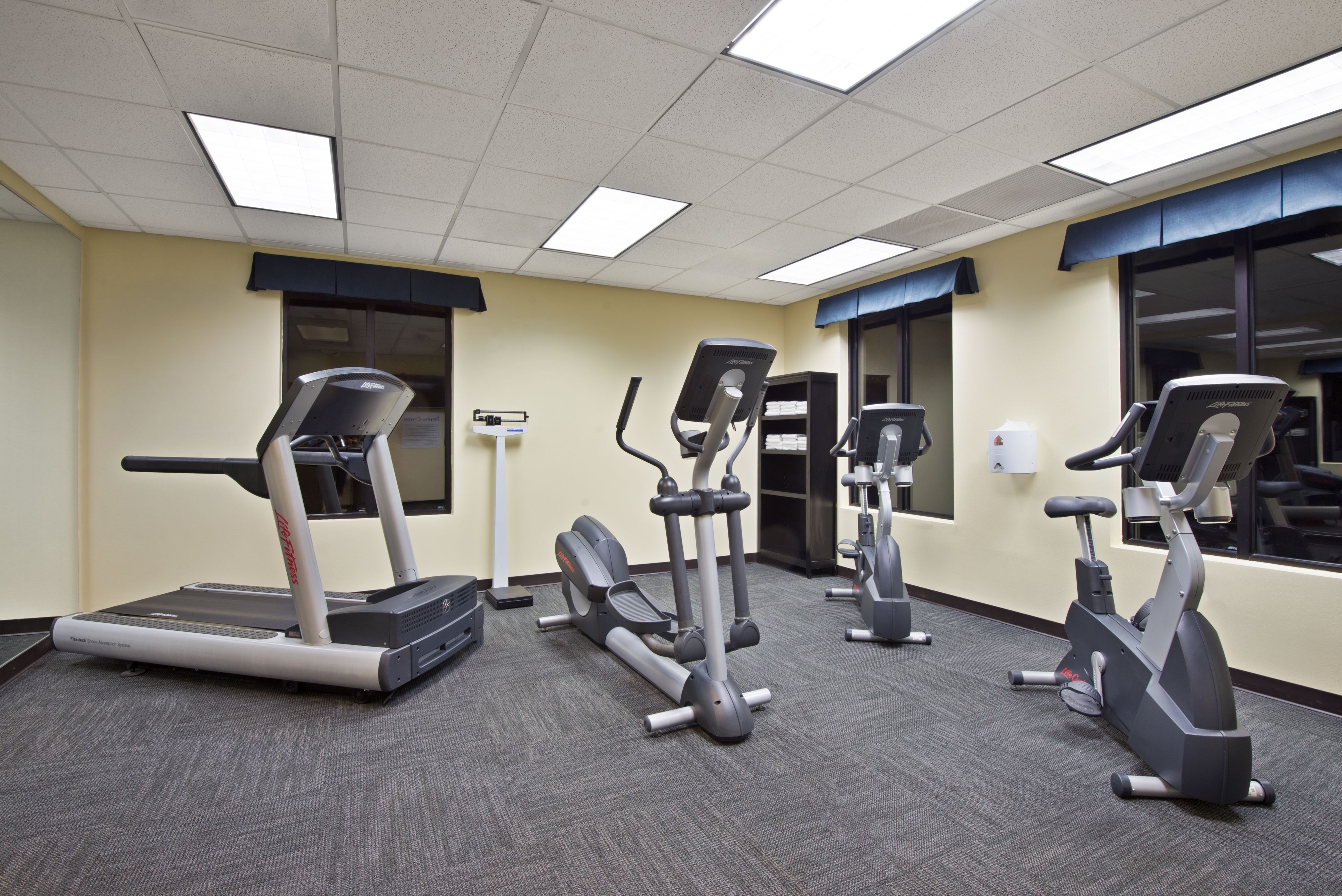 Holiday Inn Express Griffith Hall Fitness Room 
