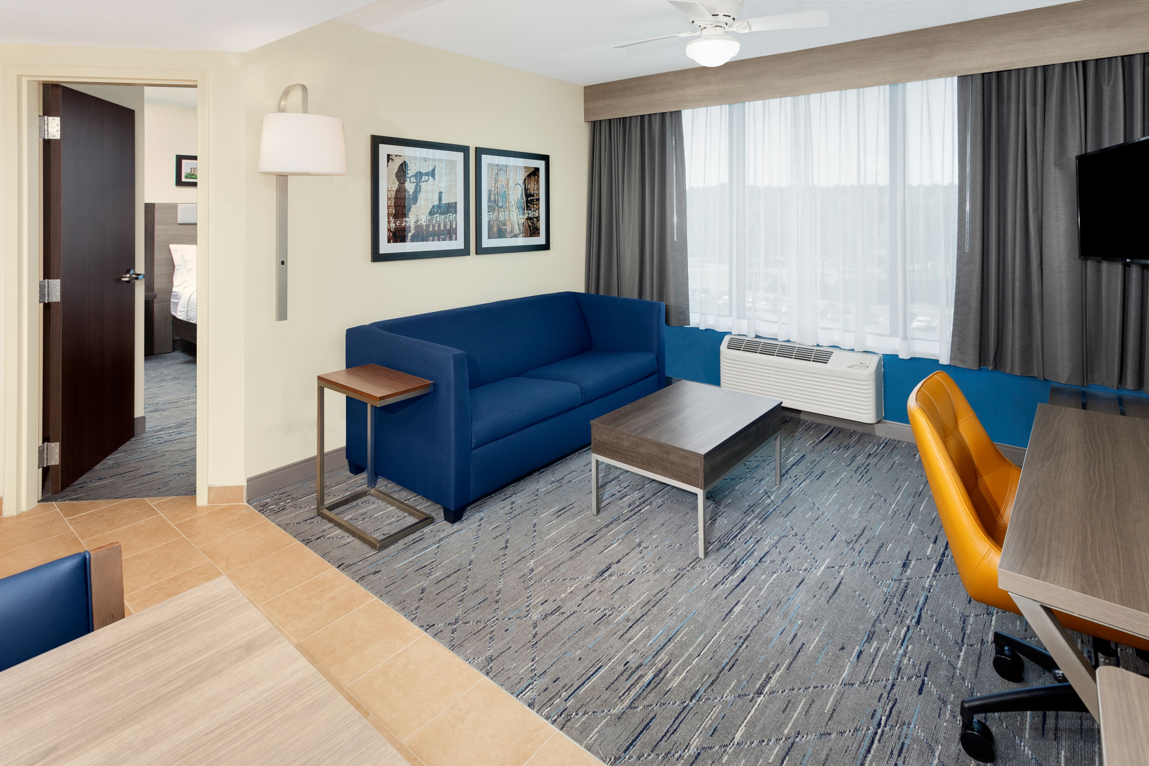 1 bedroom suite with sofa area