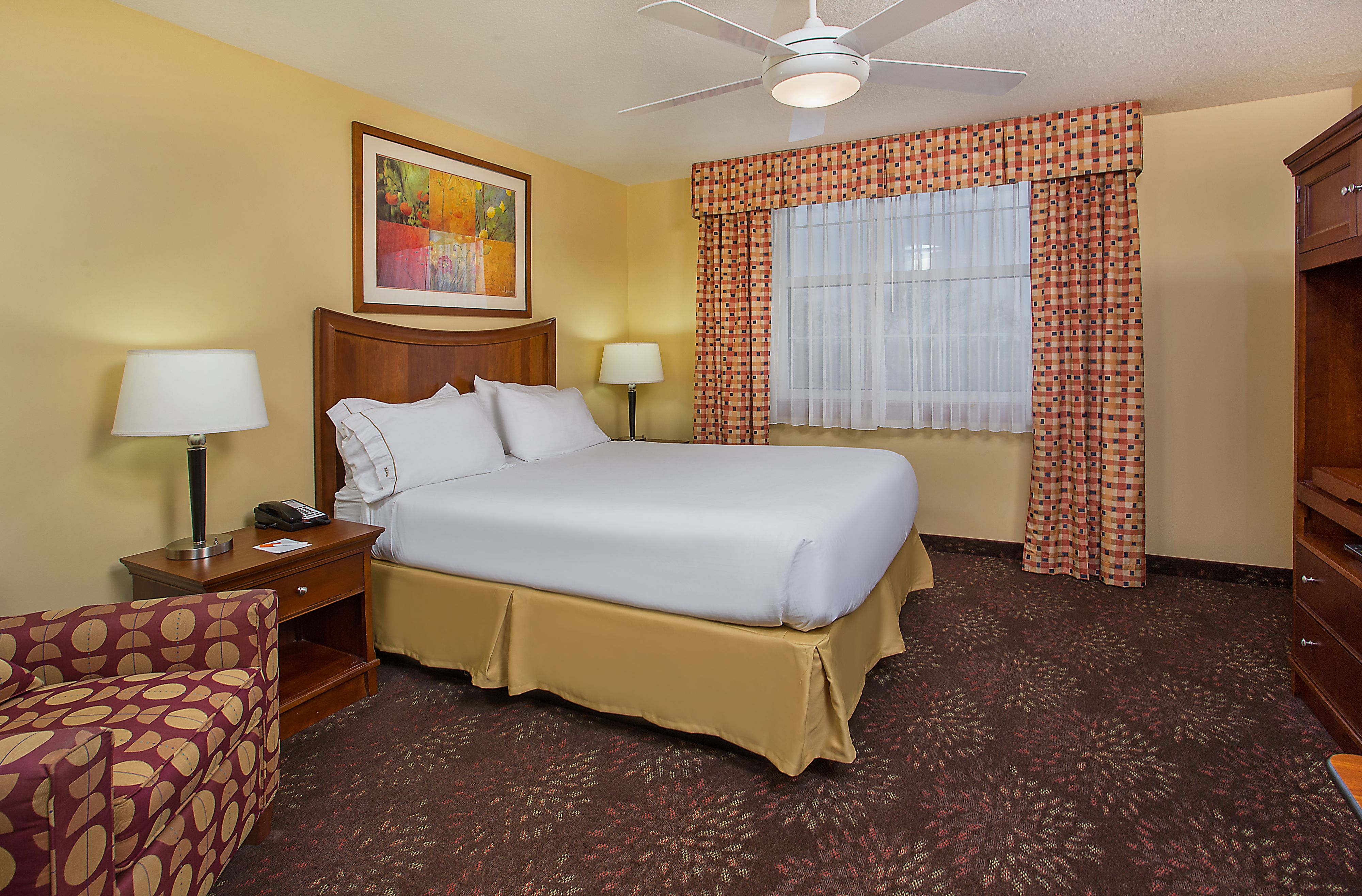 Newgarden- 1 Queen bed with Kitchenette