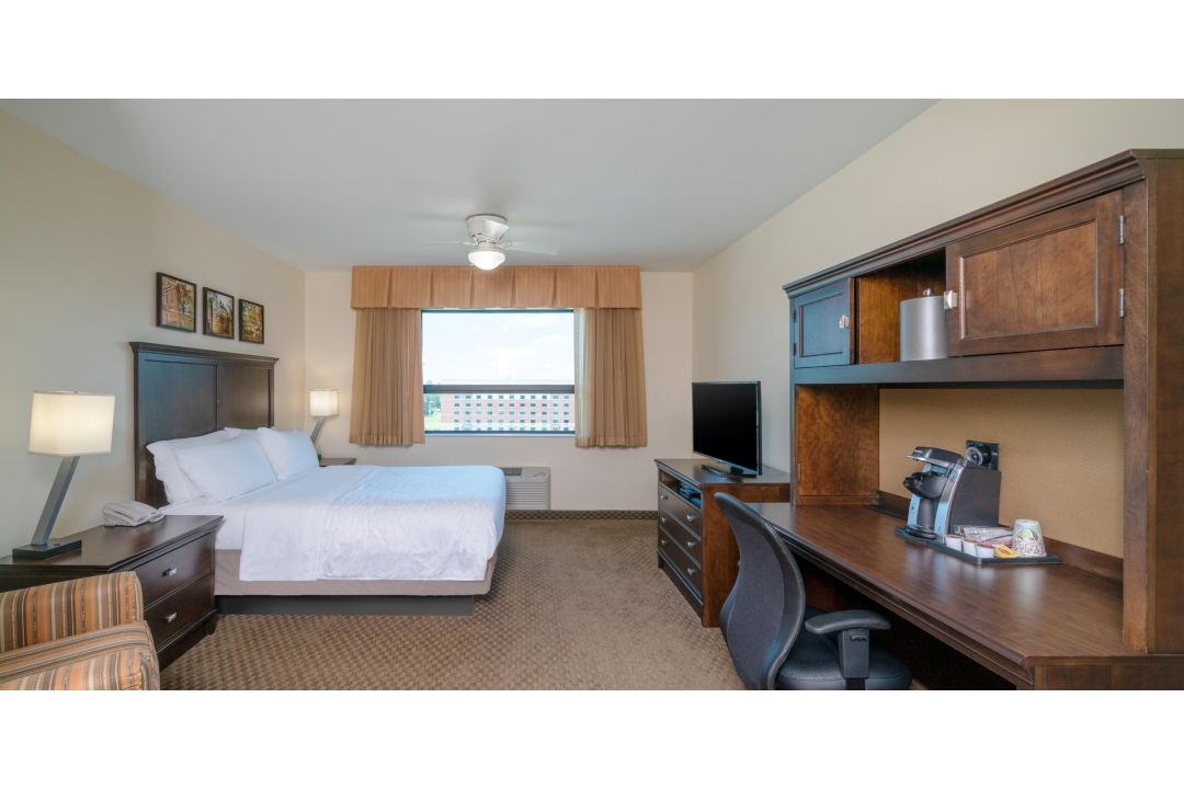 Top 67+ imagen holiday inn express building 12015 on fort lee
