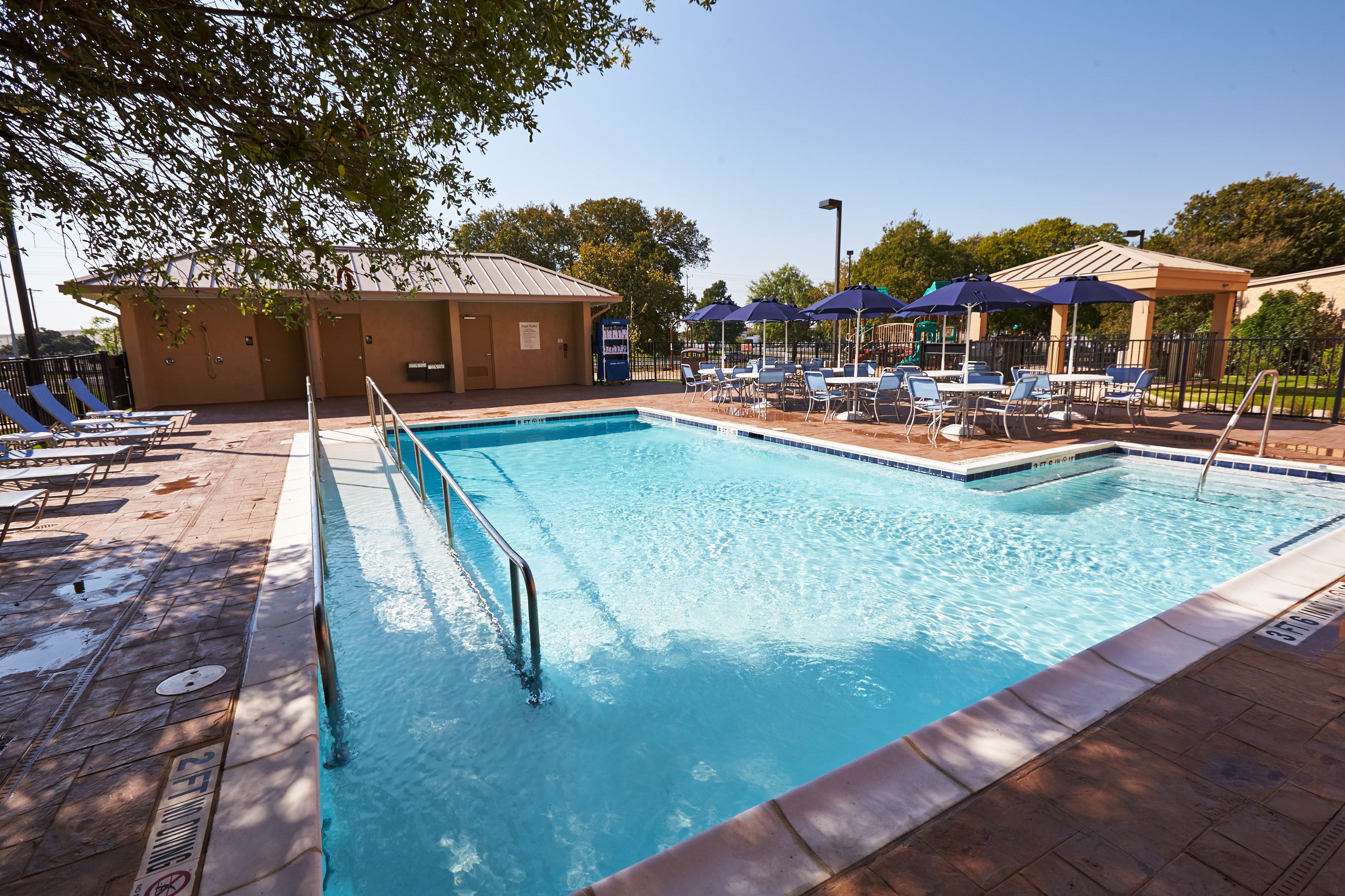 Holiday Inn Express - Powless Guest House, Swimming Pool