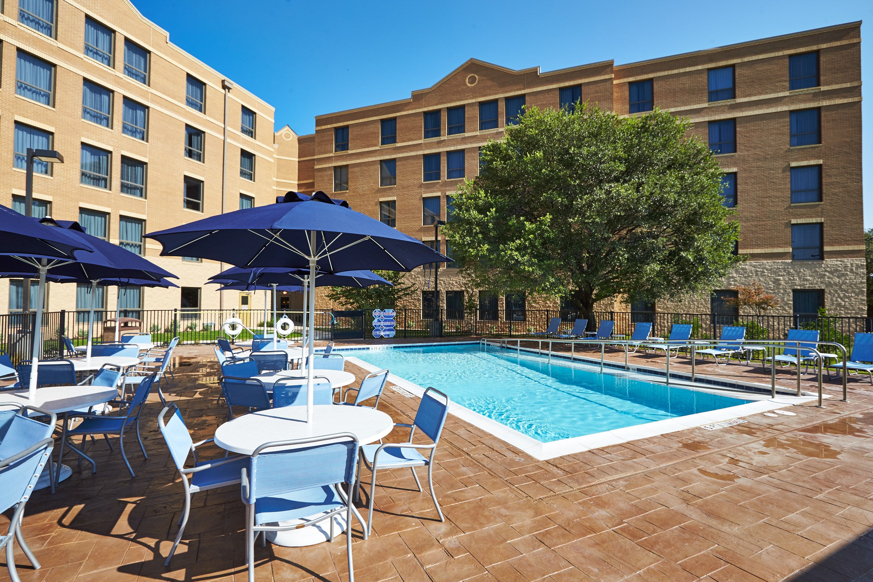 Holiday Inn Express - Powless Guest House, Swimming Pool