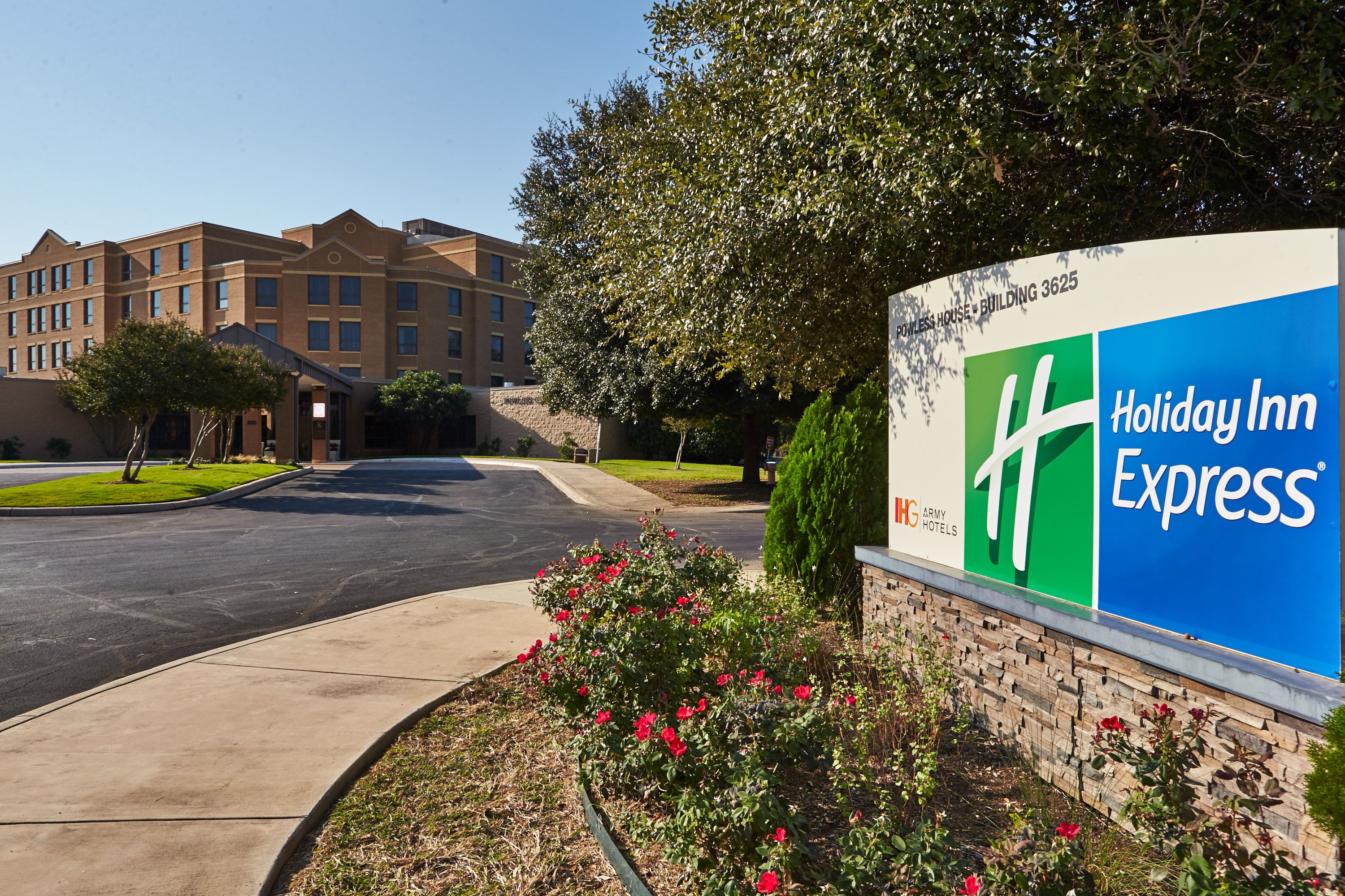 Holiday Inn Express - Powless Guest House, Entrance