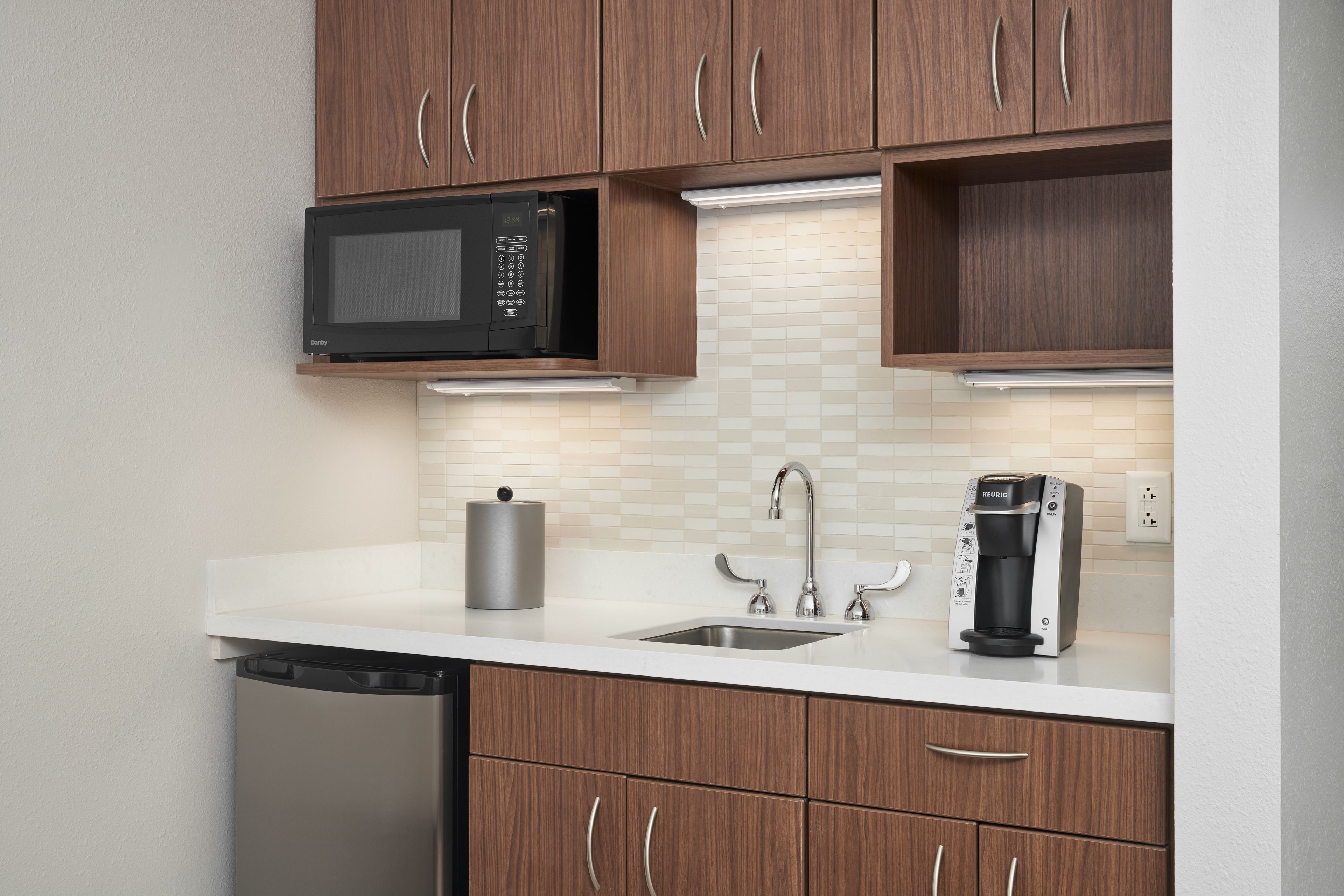 Wet bar area featured in all Deluxe Room types