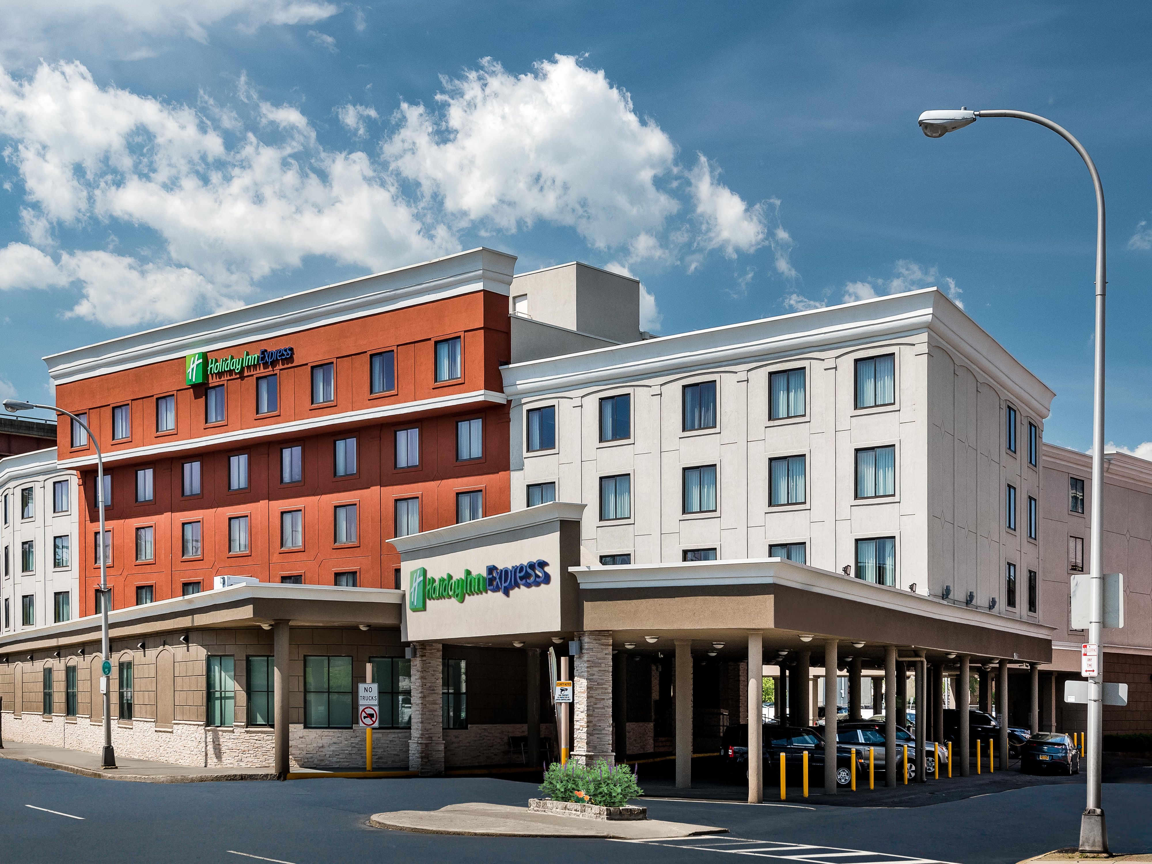 Affordable Downtown Hotels In Albany Ny Holiday Inn Express Albany