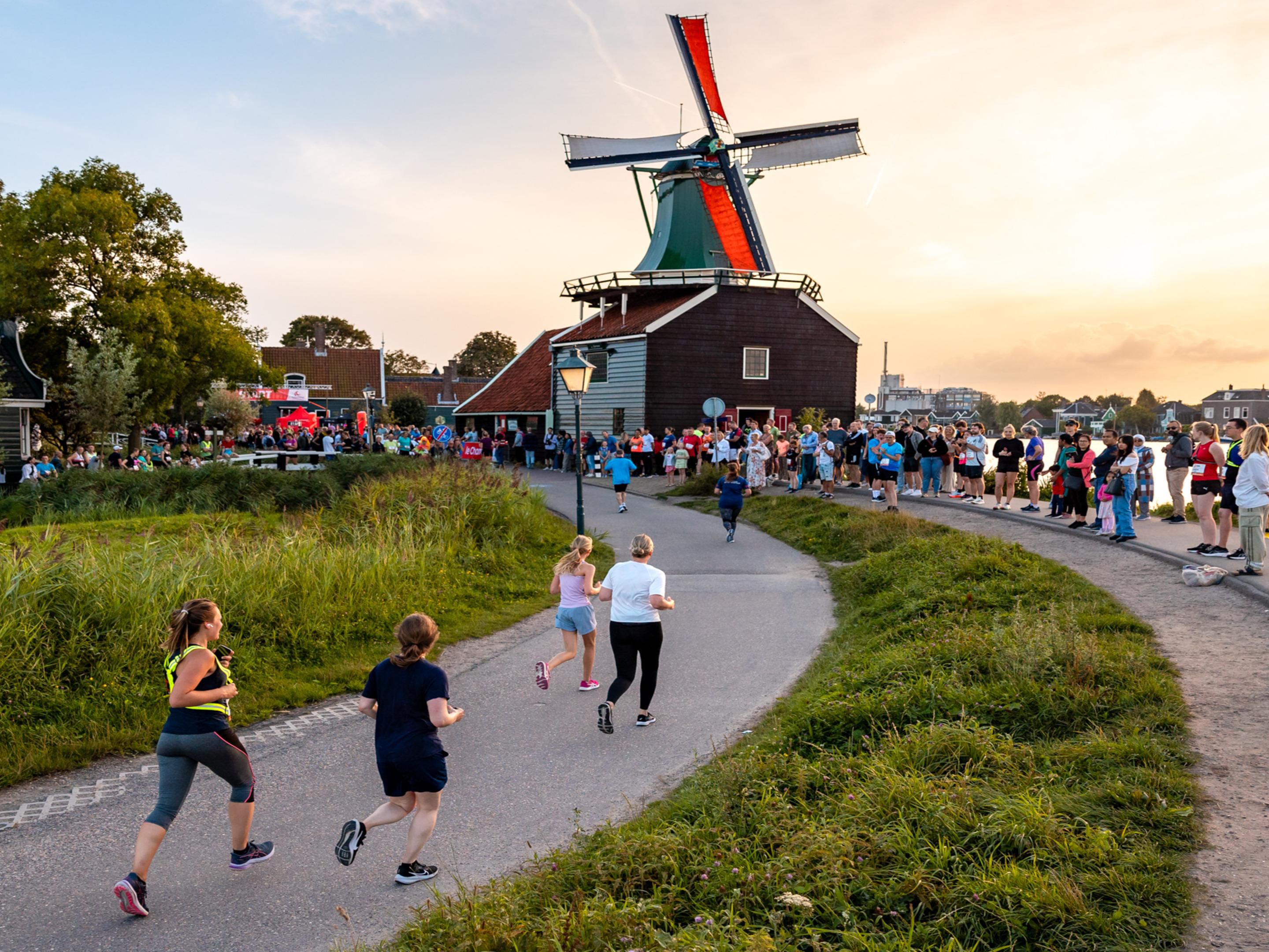 The Dam tot Damloop 2025 is the running event of the year, attracting thousands of participants and spectators. Join the marathon on 20 and 21 September and enjoy a carefree weekend with a comfortable stay at our nearby hotel