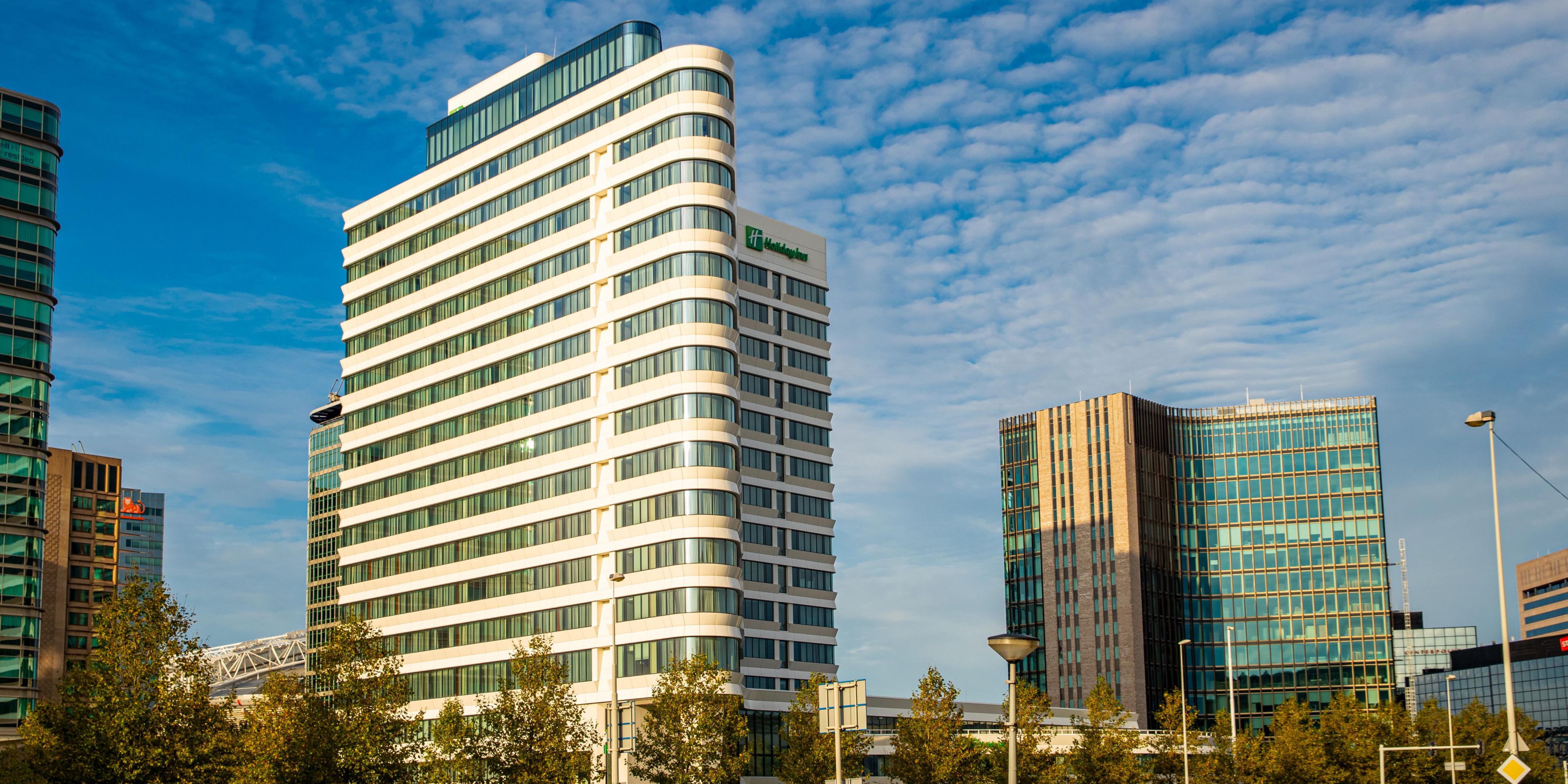 We offer 440 parking spaces at the hotel, including 5 electric vehicle charging stations. The cost of parking is € 29.00 per night or € 4.00 per hour (maximum of € 29.00 per night). Drive to the barrier, where you can take your ticket and drive onto the parking lot (not covered). Navigation: Haaksbergweg 3.