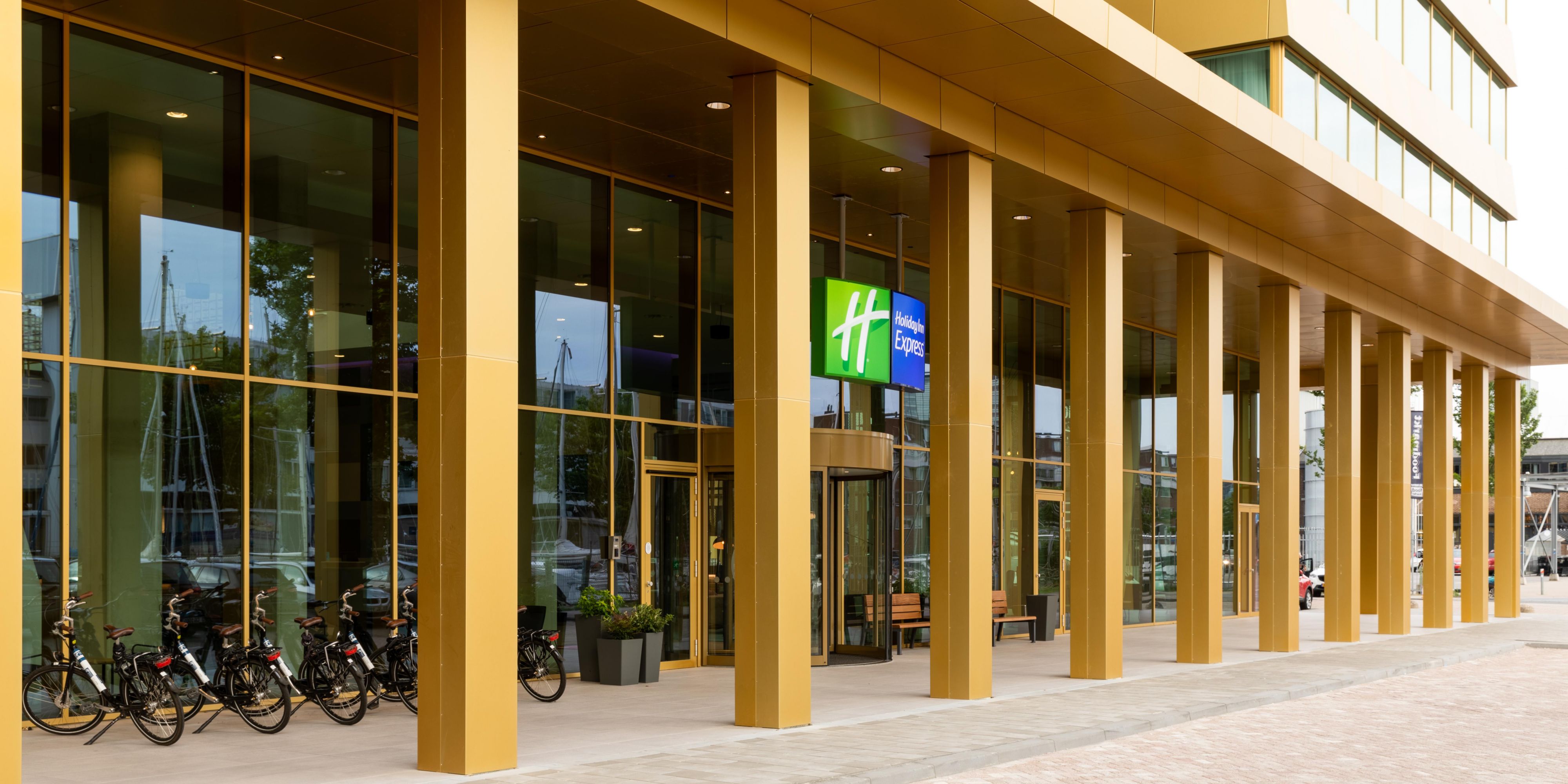 Travel like a local whilst staying at Holiday Inn Express Amsterdam - North Riverside. Our 30 hotel bikes are available upon request from reception but to guarantee availability, please reserve in advance through the email below. The cost of bike hire is €13 for 3 hours or €18 for 24 hours.