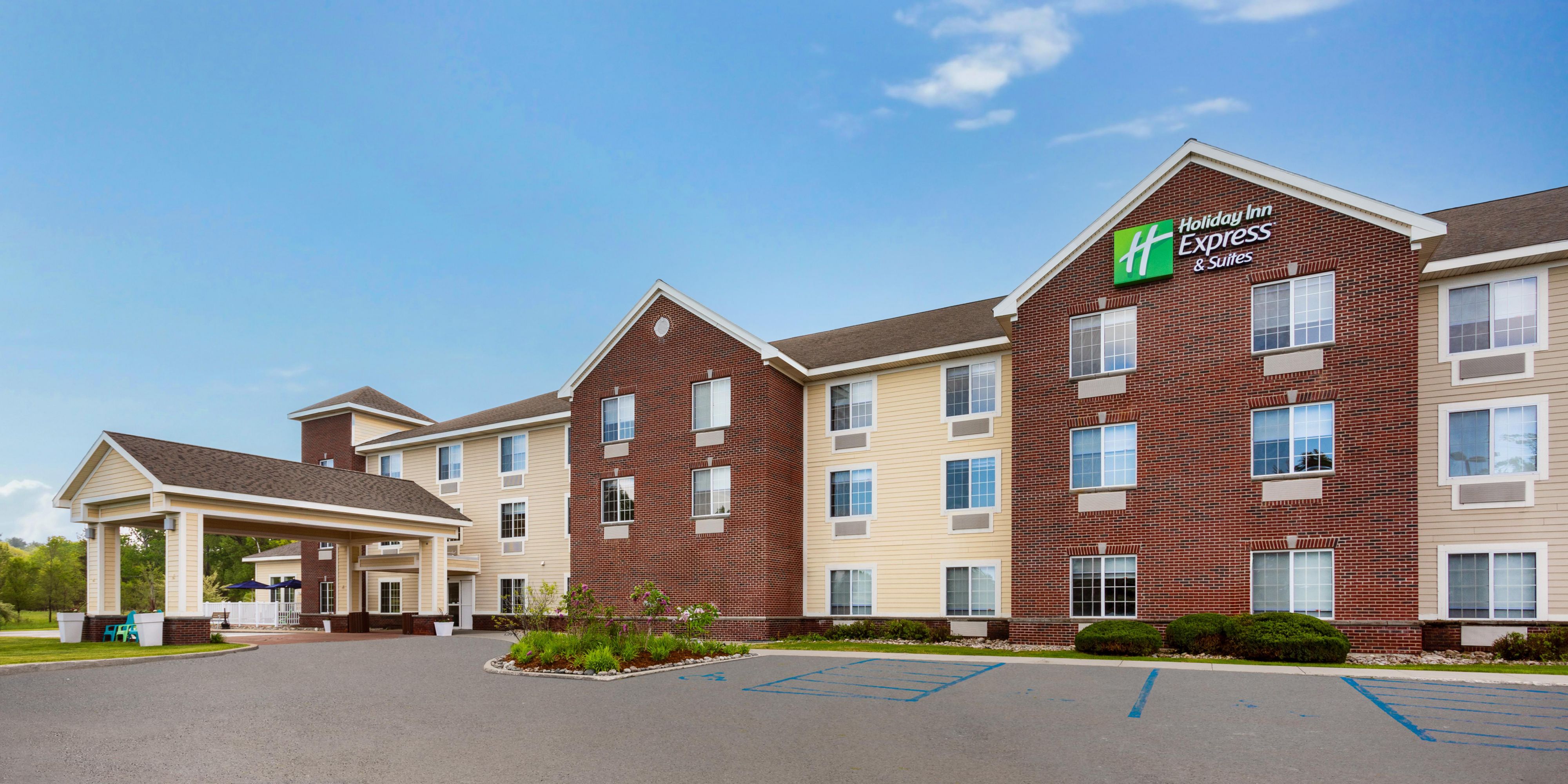 Holiday Inn Express & Suites Acme Traverse City