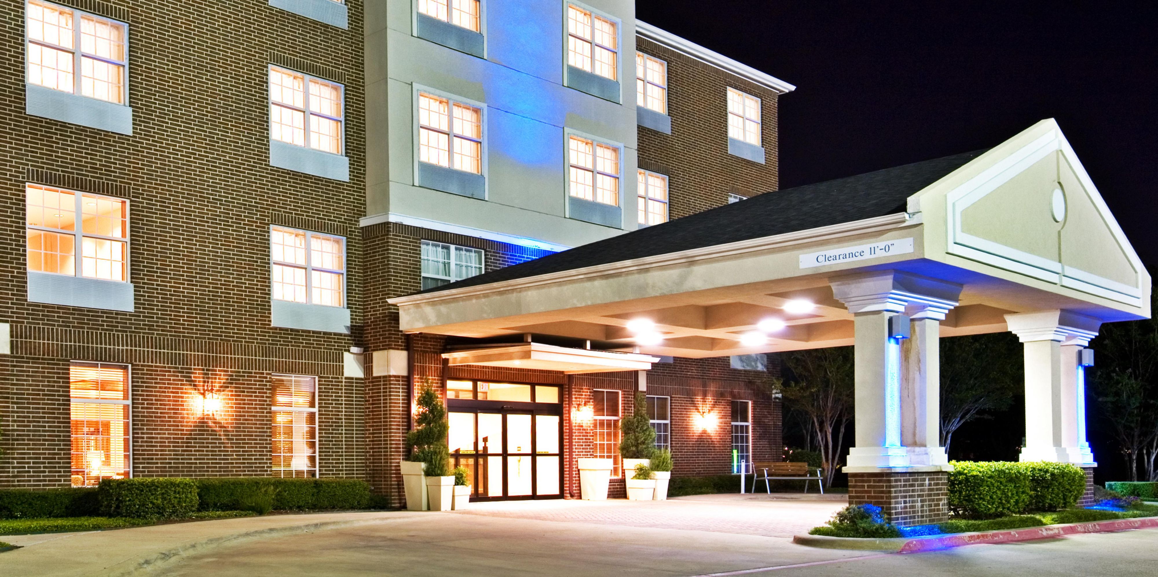 Holiday Inn & Suites Dallas-Addison