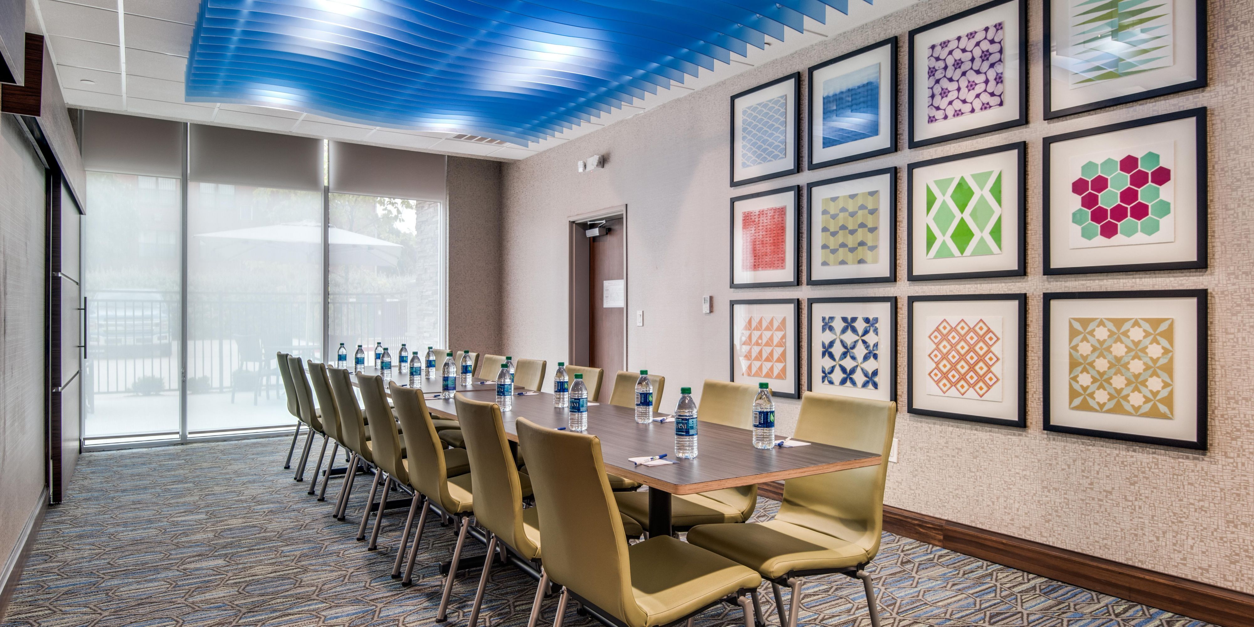 Small meetings play a vital role in the success of many organizations.  Are you planning a small corporate meeting, retreat or brainstorming session?  Our flexible meeting space is sure to lead to big ideas!  Whether you're a group of 5 or 20, we can help!  Our Director of Sales is dedicated to making your meeting a huge success!  