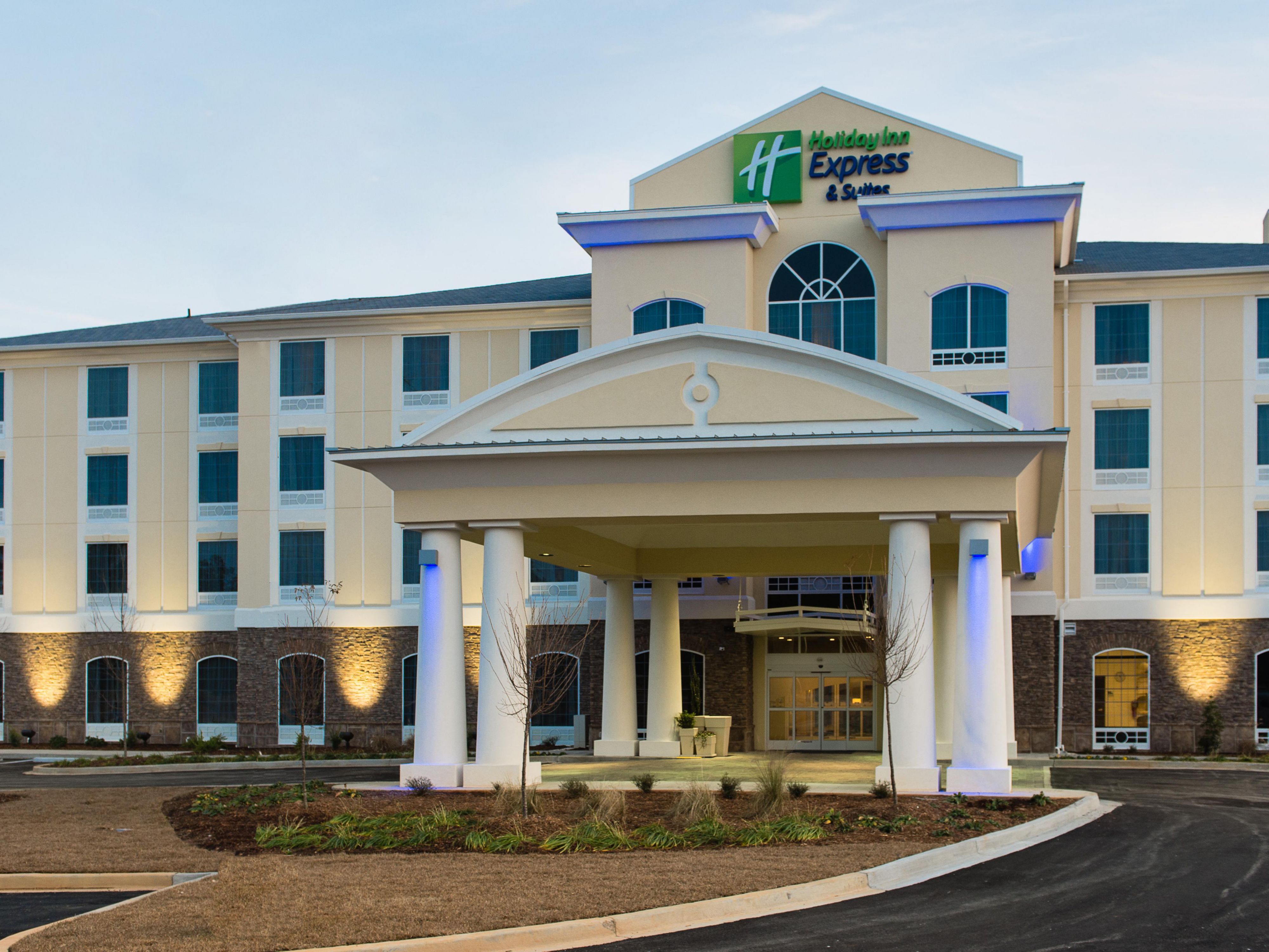 affordable-hotels-in-aiken-sc-holiday-inn-express-suites-aiken