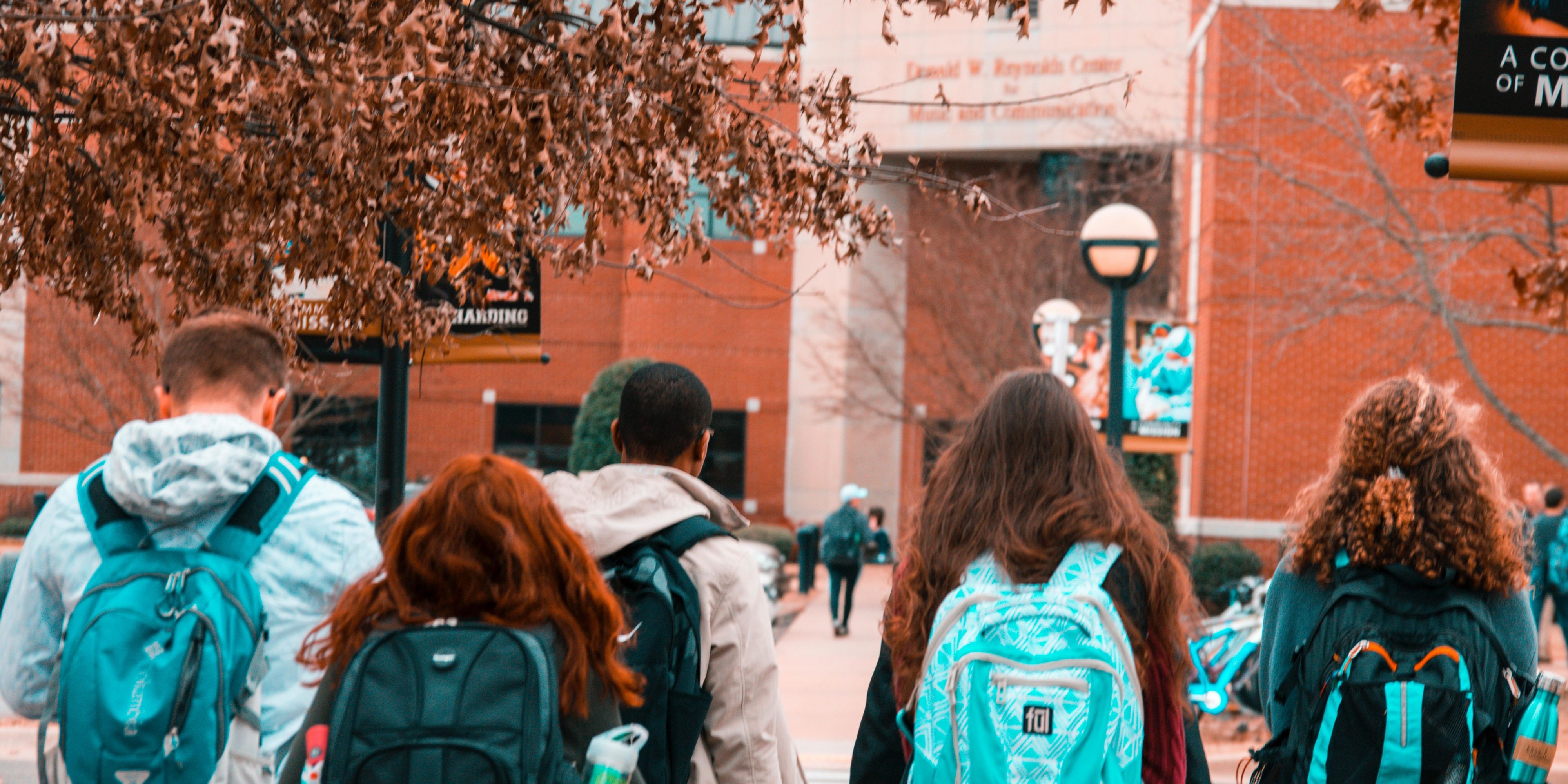 Whether you are touring campus, attending a conference or cheering on the Zips in a game, the Holiday Inn Express Akron is conveniently located near campus for your overnight stay.
