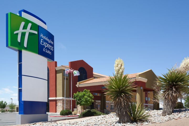 Holiday Inn Express & Suites Albuquerque-N. B