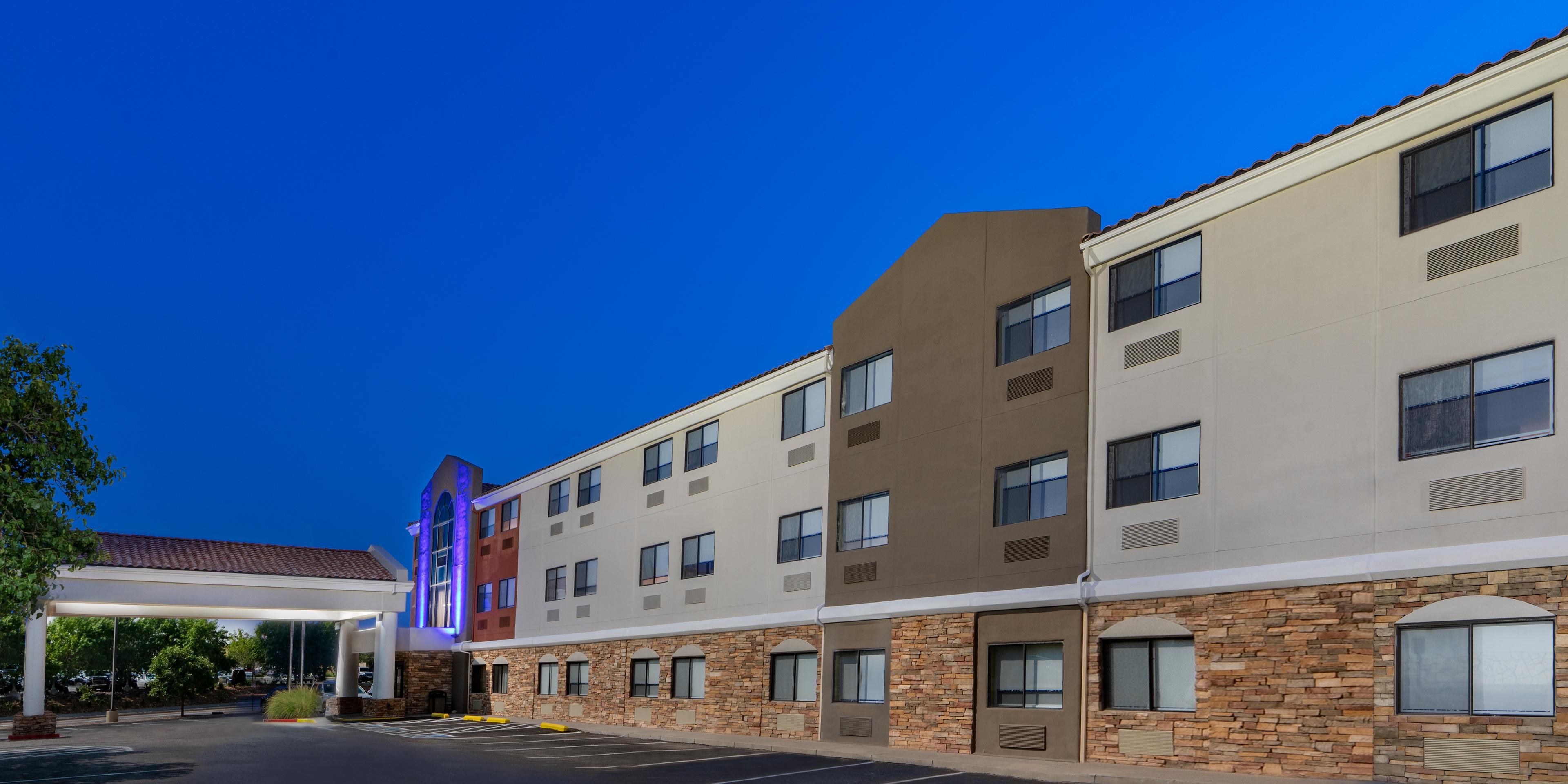 Holiday Inn Express Suites Albuquerque N Balloon Fsta Pk Hotel By Ihg
