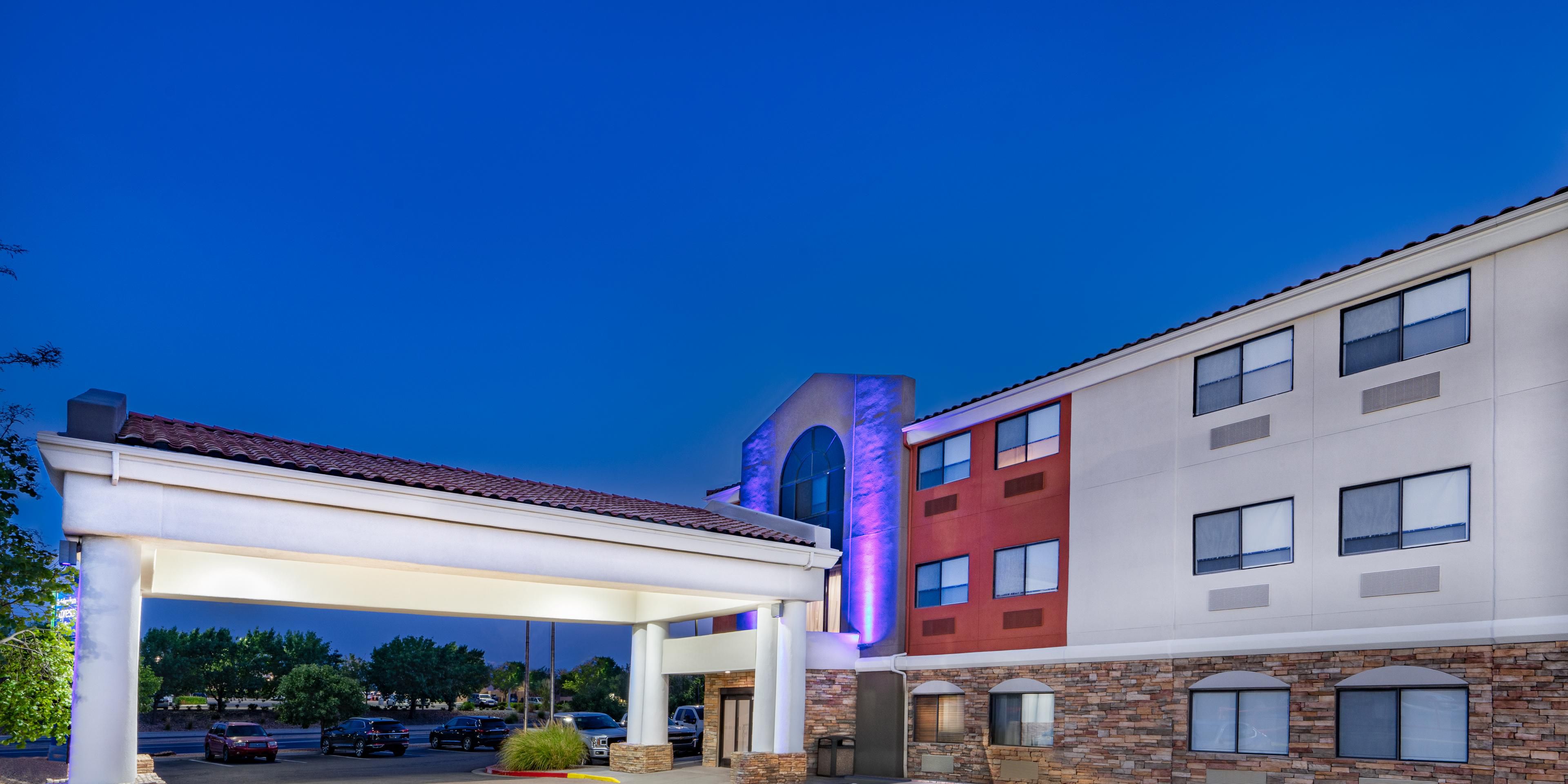 Holiday Inn Express Suites Albuquerque N Balloon Fsta Pk Hotel By Ihg