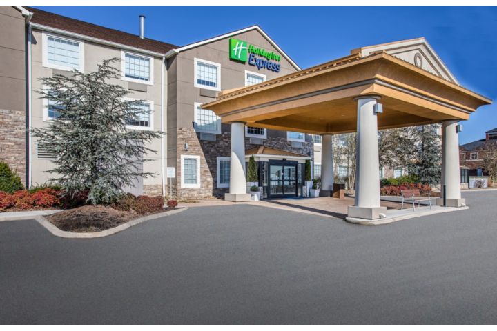 Holiday Inn Express & Suites Alcoa