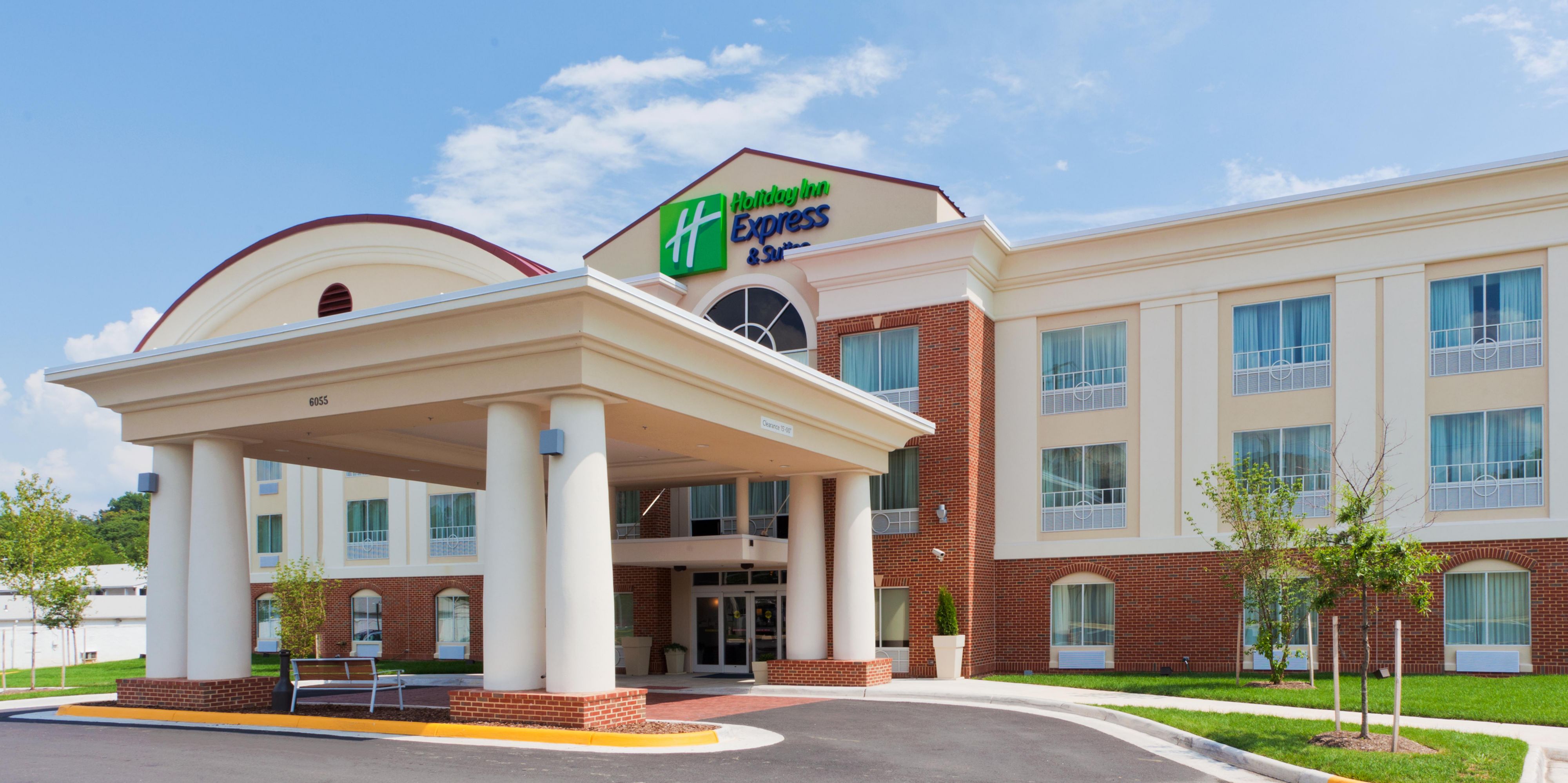 Holiday Inn Express & Suites Alexandria - Fort Belvoir