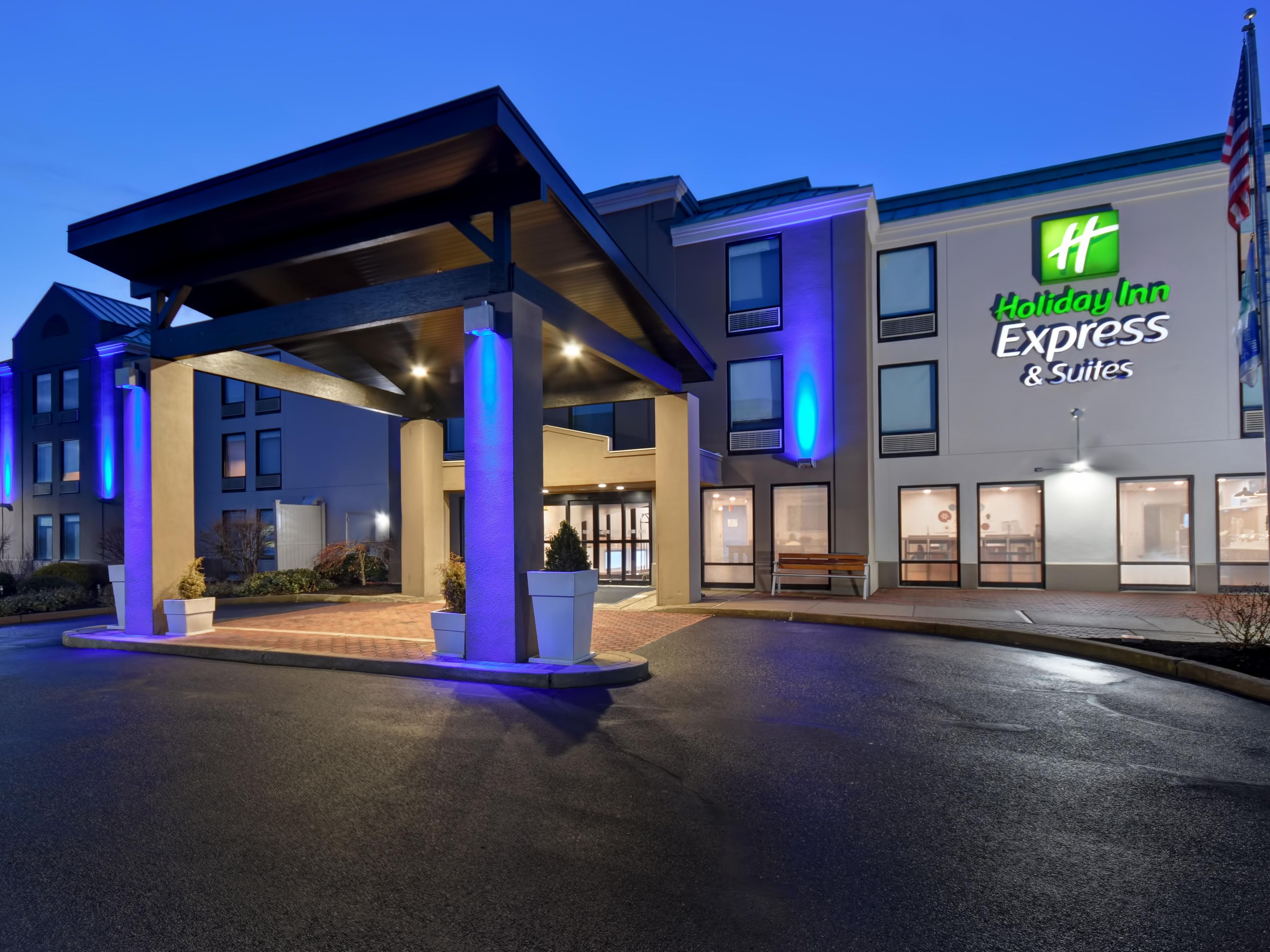 Holiday Inn Express & Suites King Of Prussia - Hotel Reviews & Photos