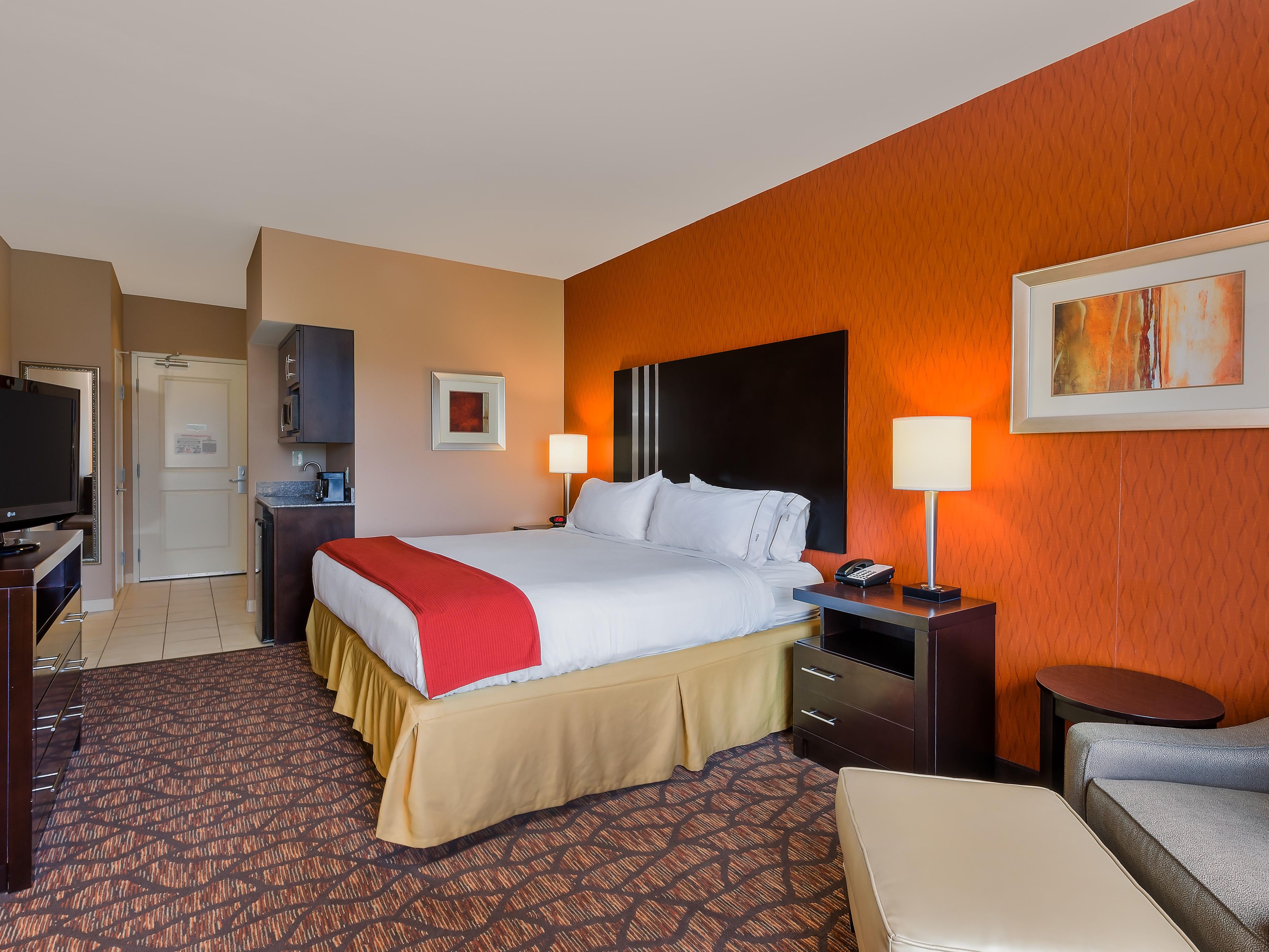 Holiday Inn Express & Suites Alpine Southeast Hotel by IHG