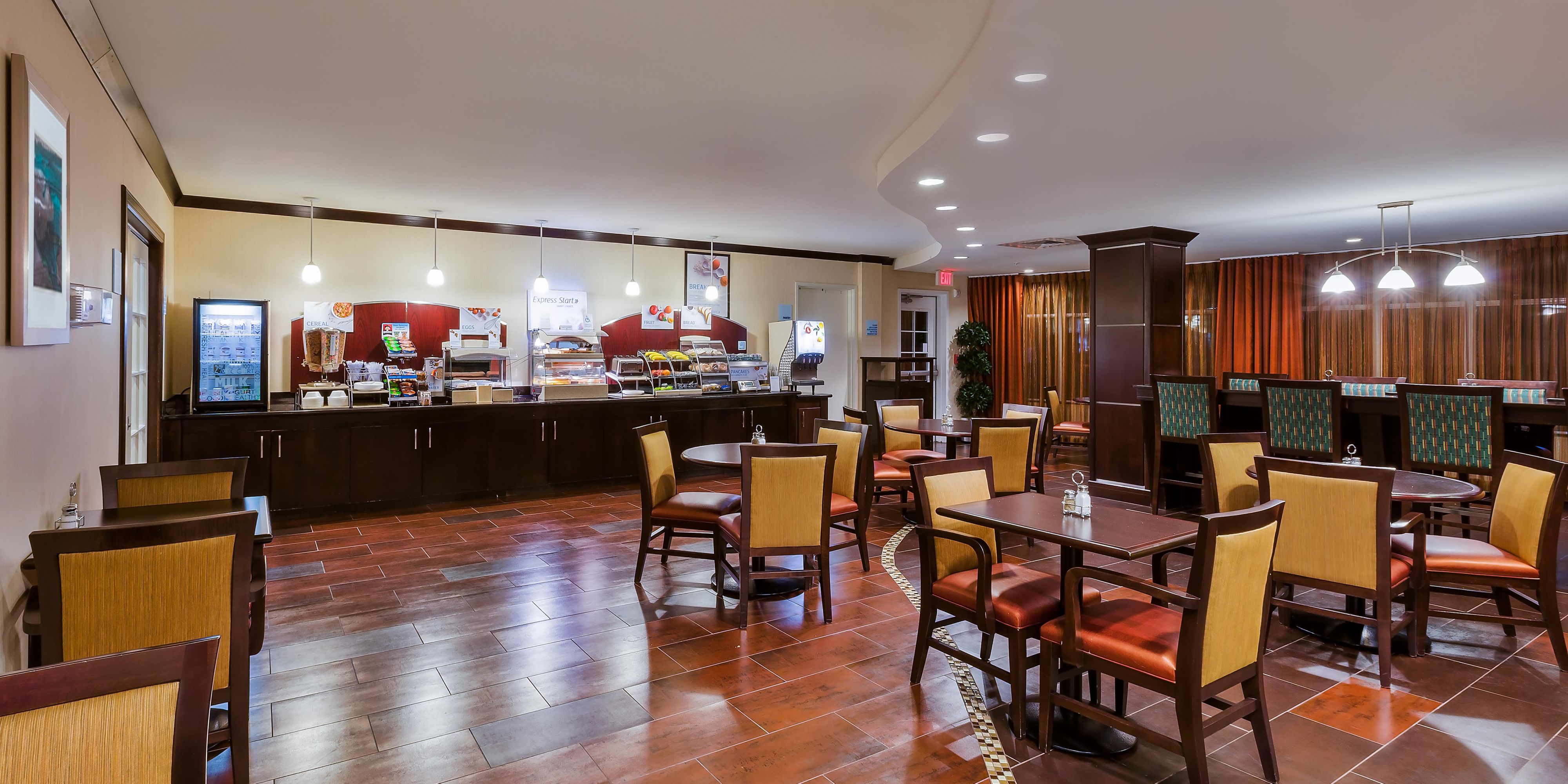 Join the Holiday Inn Express and Suites Alpine Southeast for our manager's reception Monday through Friday from 5 PM to 7 PM in our breakfast bar area. We offer snacks and beverages. We look forward to hosting you during your stay! * Dates and times are subject to change.