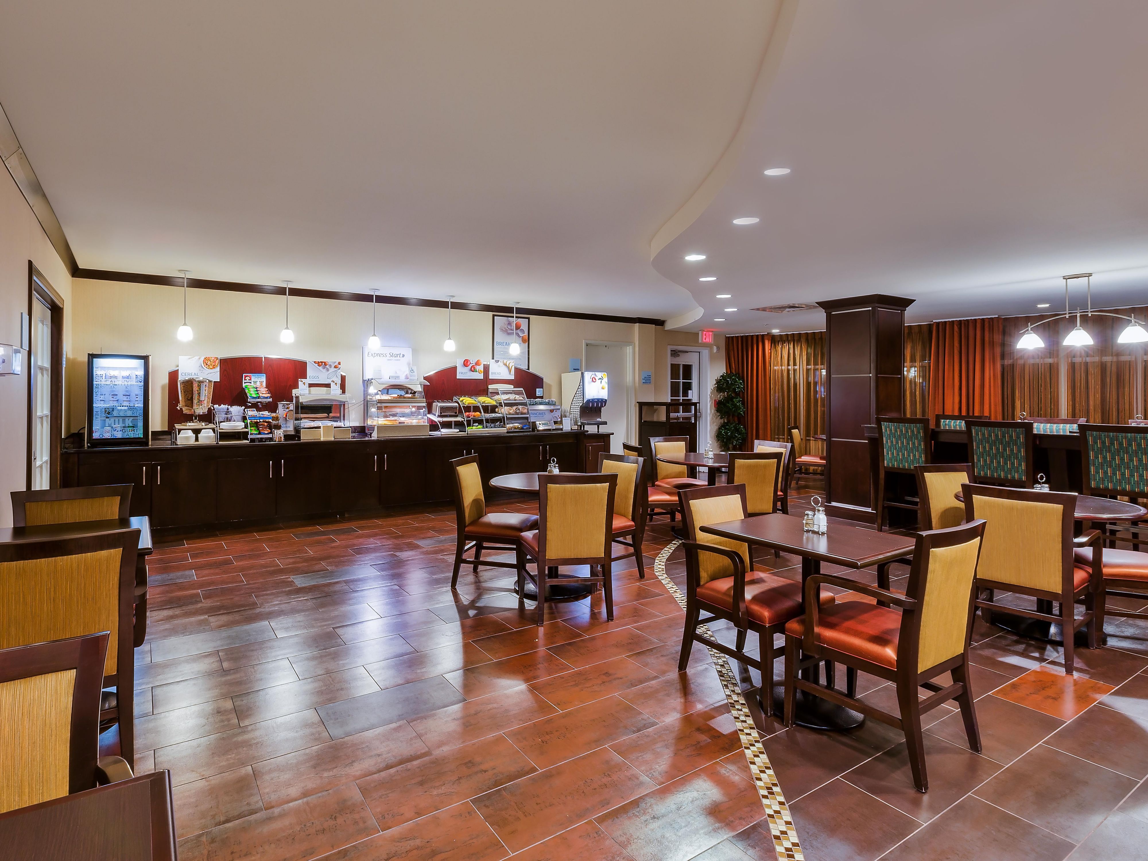 Join the Holiday Inn Express and Suites Alpine Southeast for our manager's reception Monday through Friday from 5 PM to 7 PM in our breakfast bar area. We offer snacks and beverages. We look forward to hosting you during your stay! * Dates and times are subject to change.