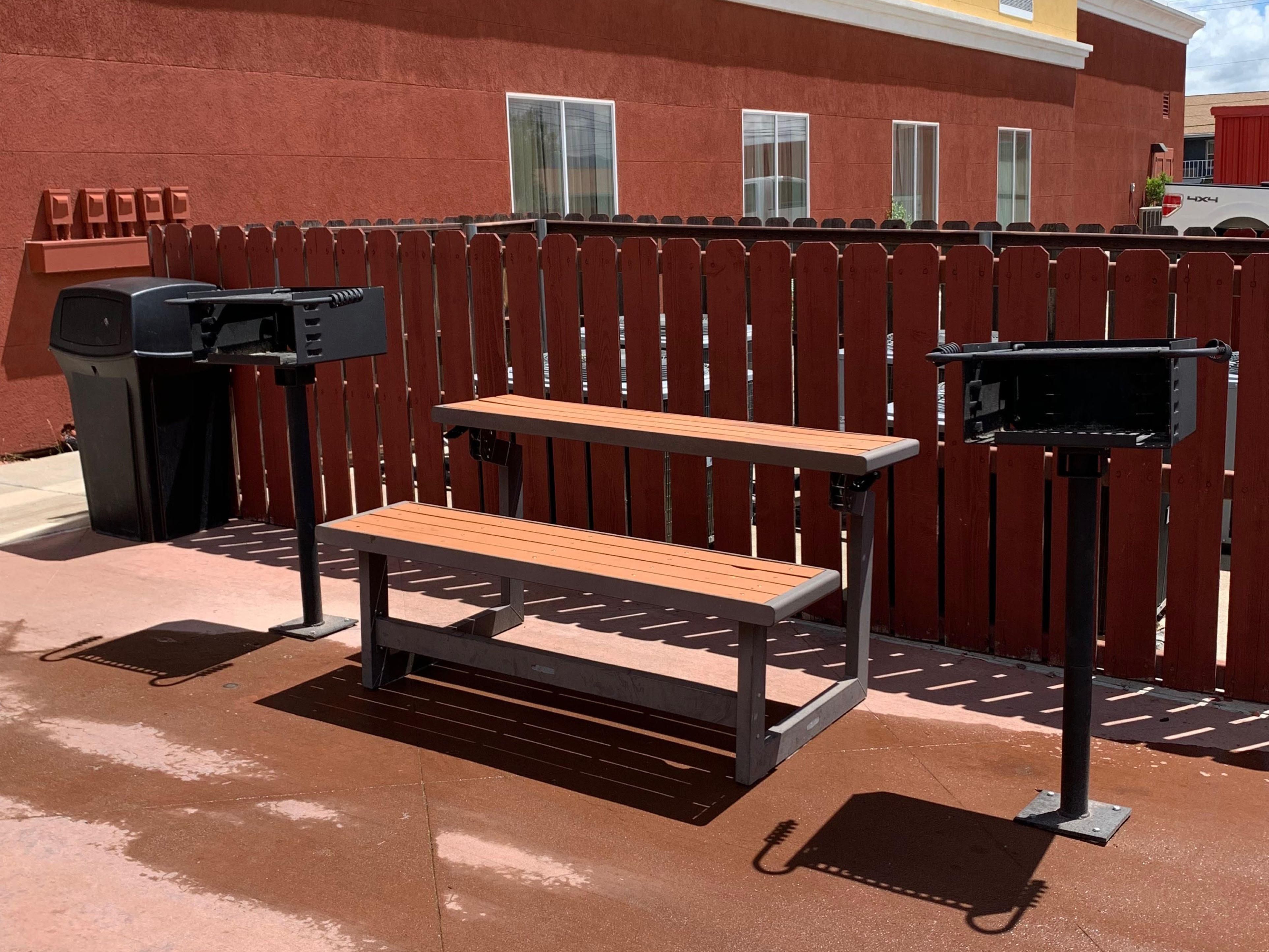 Enjoy outdoor dining with friends and family with use of our barbecue grills for a delicious lunch or dinner. 