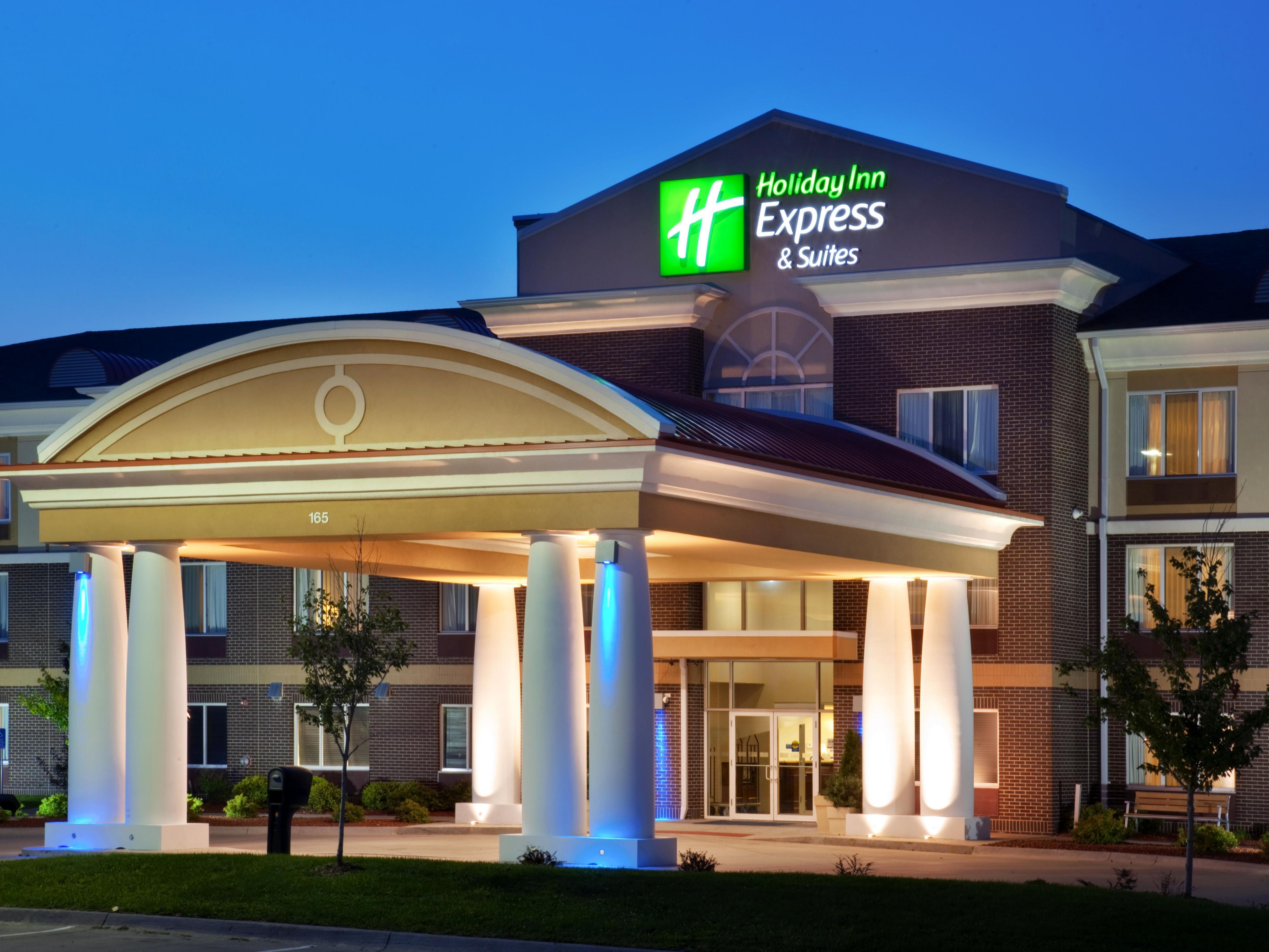 Holiday Inn Express And Suites Altoona 2531933018 4x3