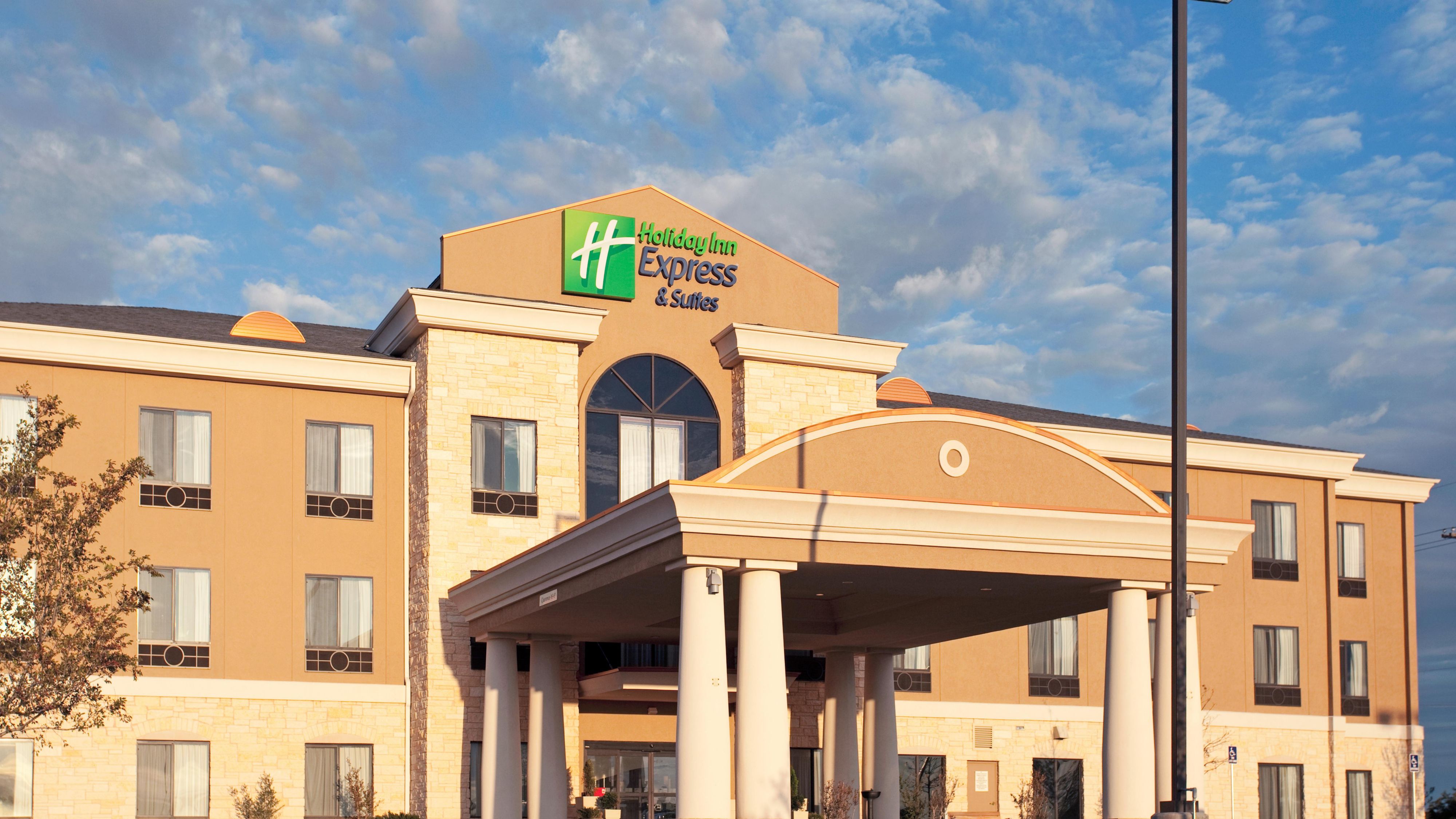 Top 9 Amarillo Hotels by IHG - July 2024