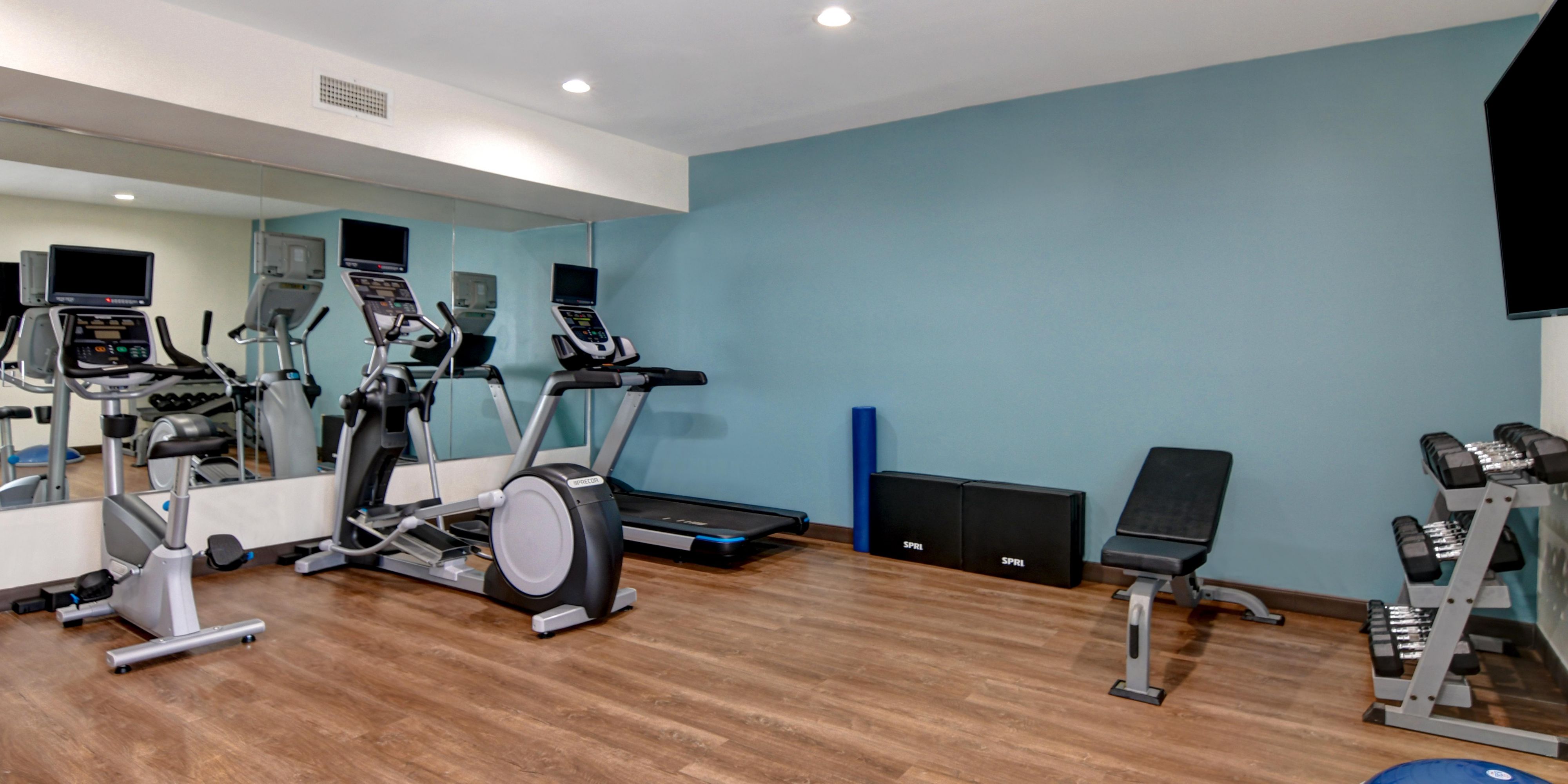 Our on-site fitness center offers a variety of cardio machines and free weights.  We make it easy to keep up with our fitness routine while you are traveling.  