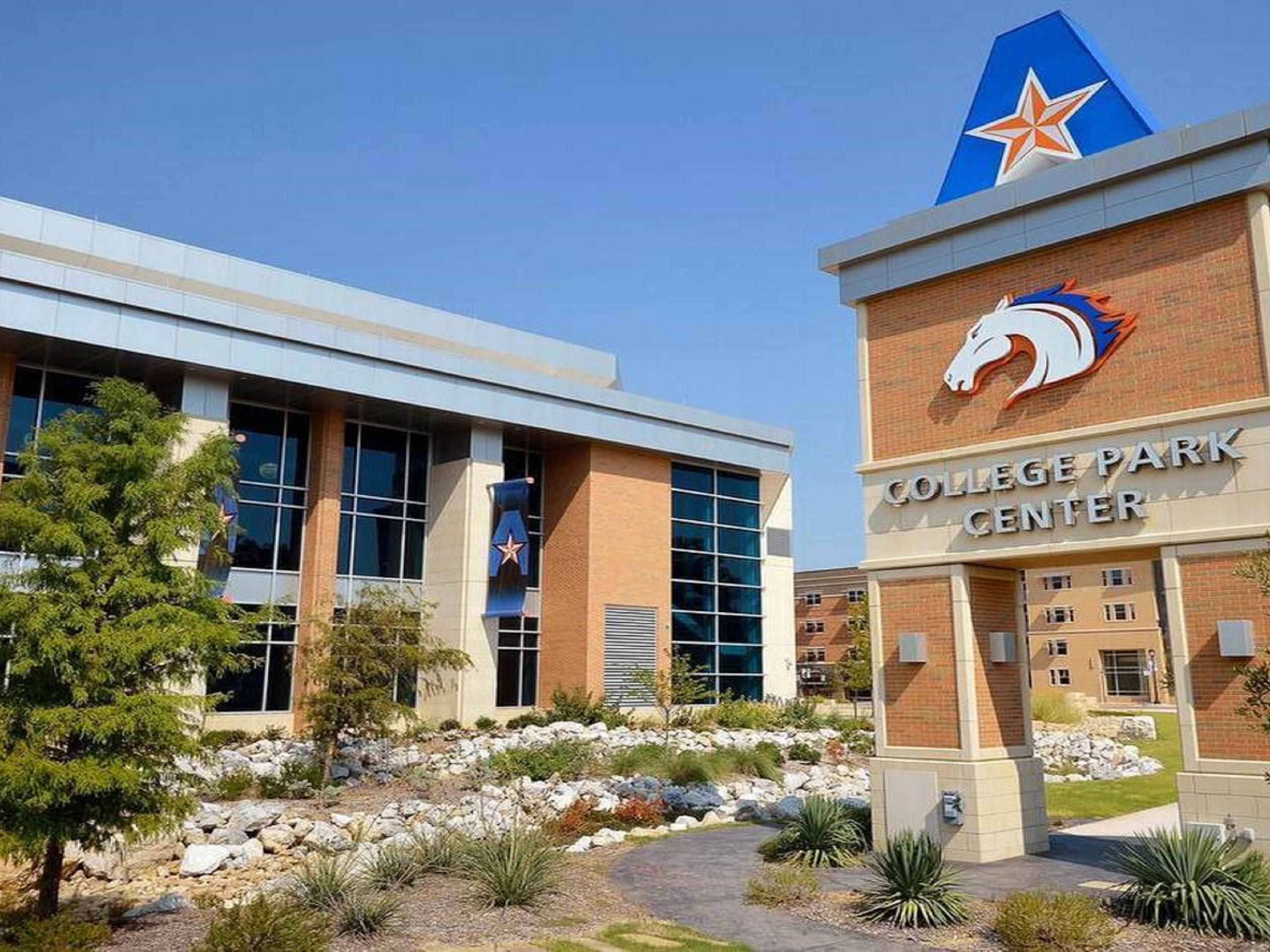Whether you are coming in to see the UTA Mavericks Sports Teams or attending a Graduation Ceremony, give us a call. Just ask for the UTA rates and book your guest rooms.  UTA was recently named No. 1 College in 2020 in the Nation for our Veterans!