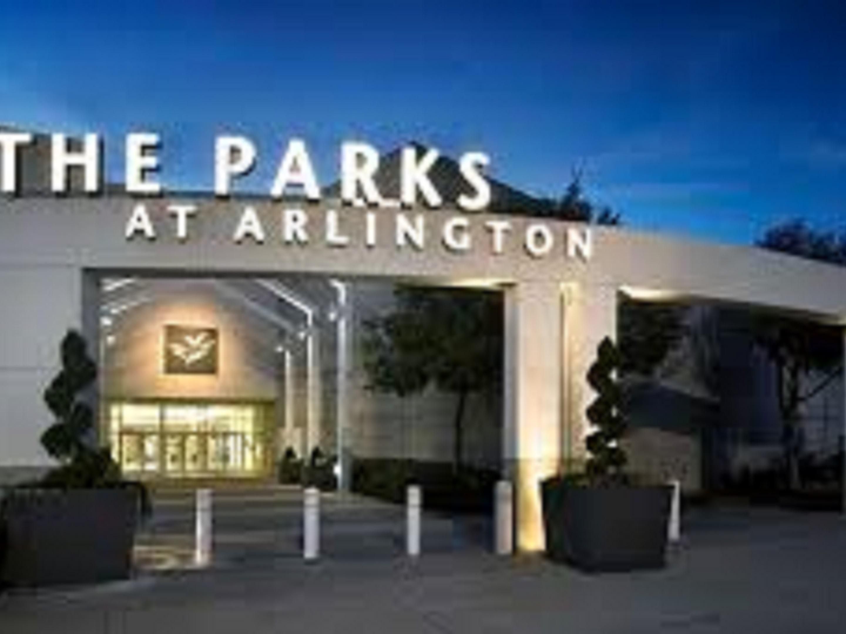 Shops are located within minutes at the Parks Mall and at the Highlands.  Both offer multiple restaurants to choose from for your dining pleasure.  There is also a movie theater at both shopping locations.