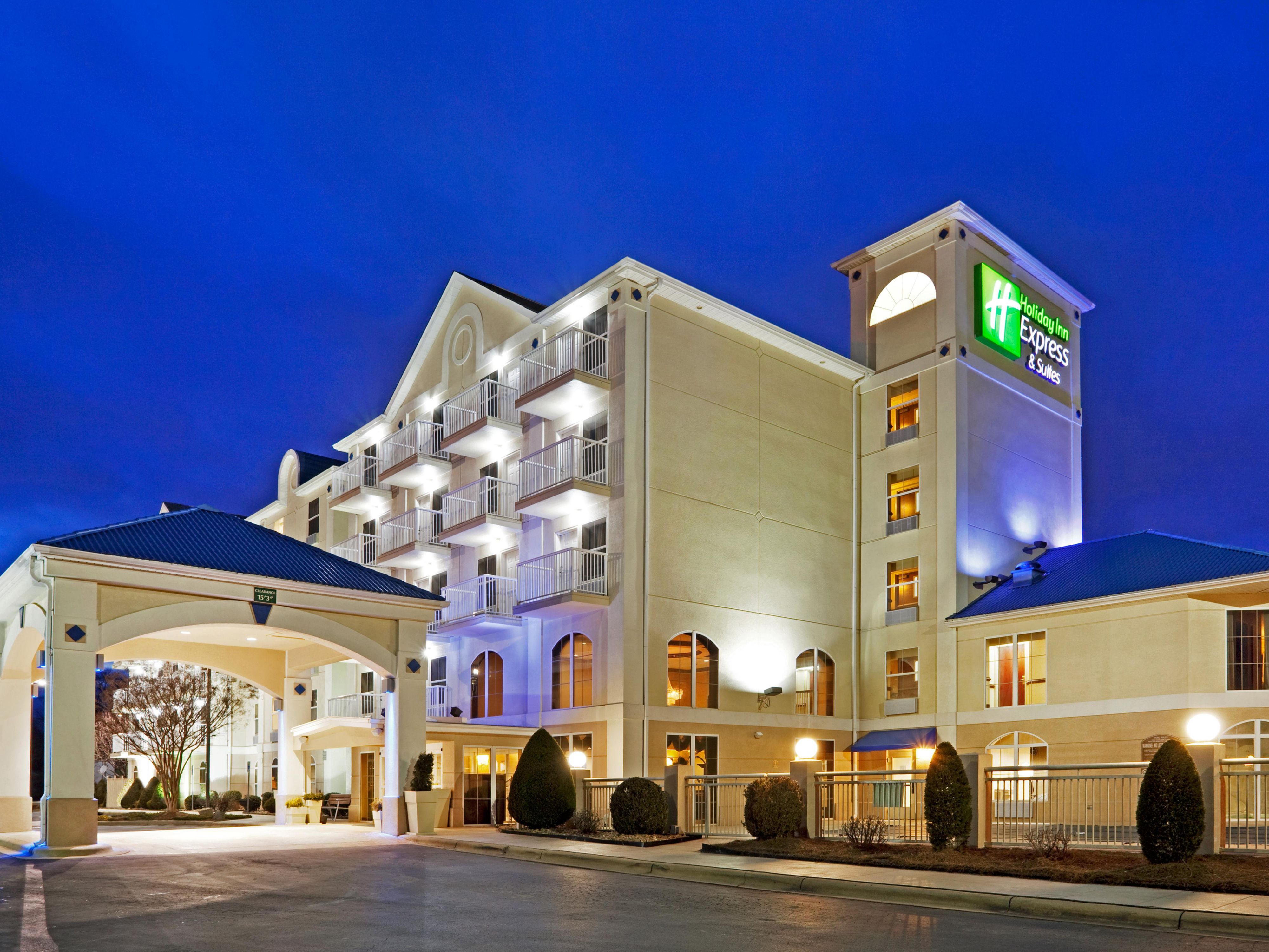 Holiday Inn Express And Suites Asheville 2531603261 4x3