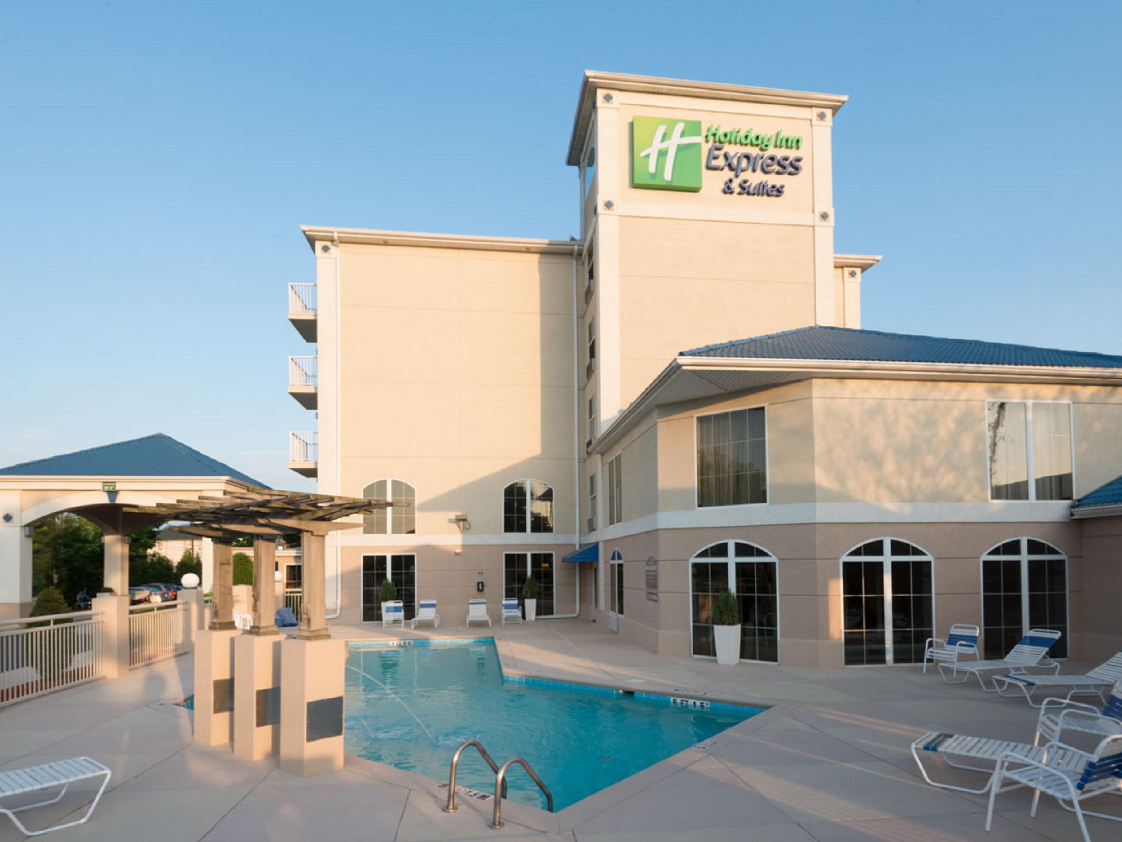 Holiday Inn Express And Suites Asheville 3498678336 4x3