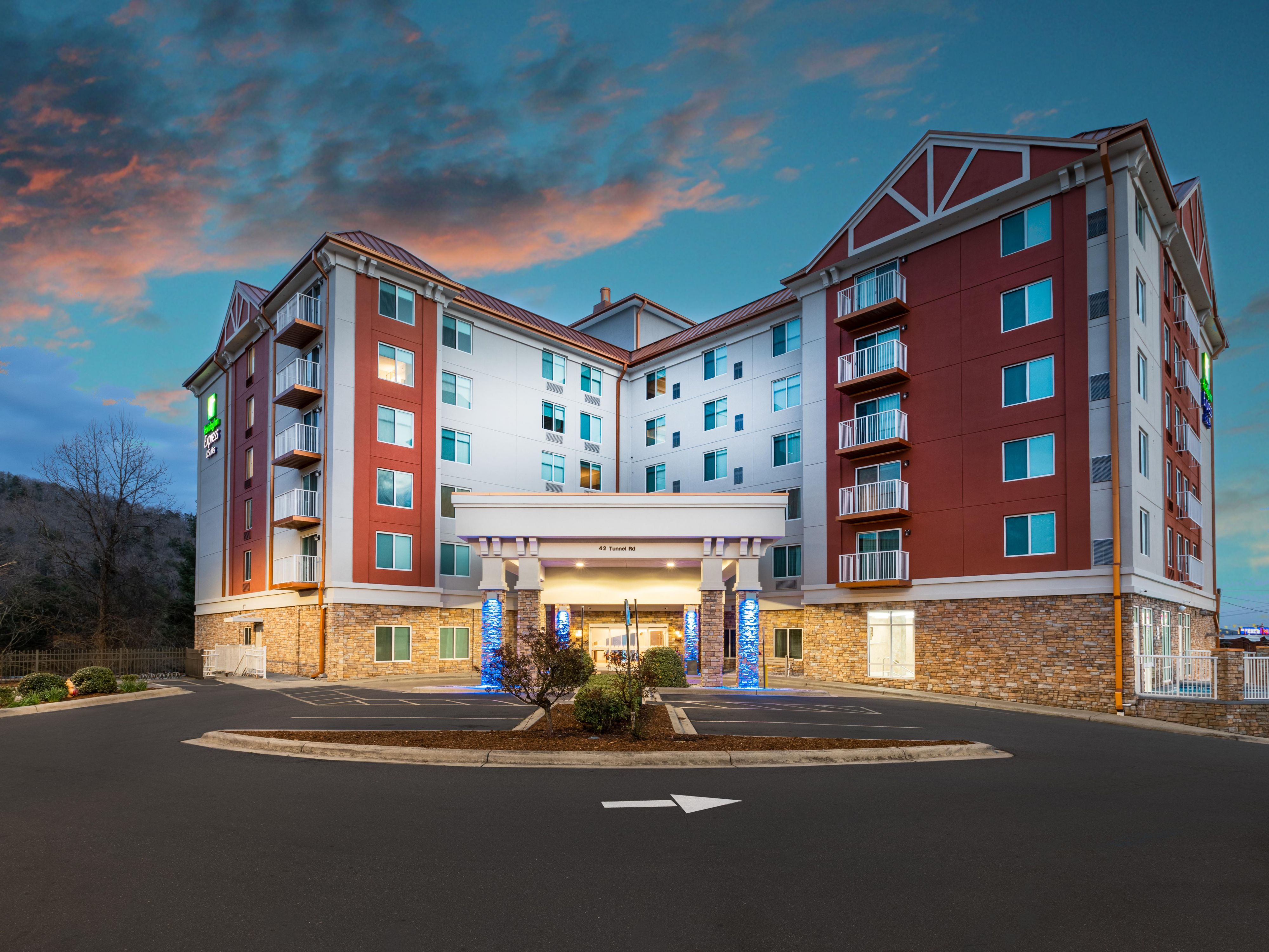 Holiday Inn Express And Suites Asheville 6731207869 4x3