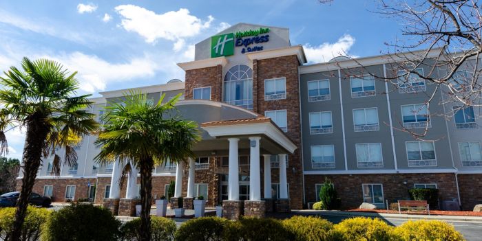 Holiday Inn Express & Suites Atlanta Arpt West - Camp Creek