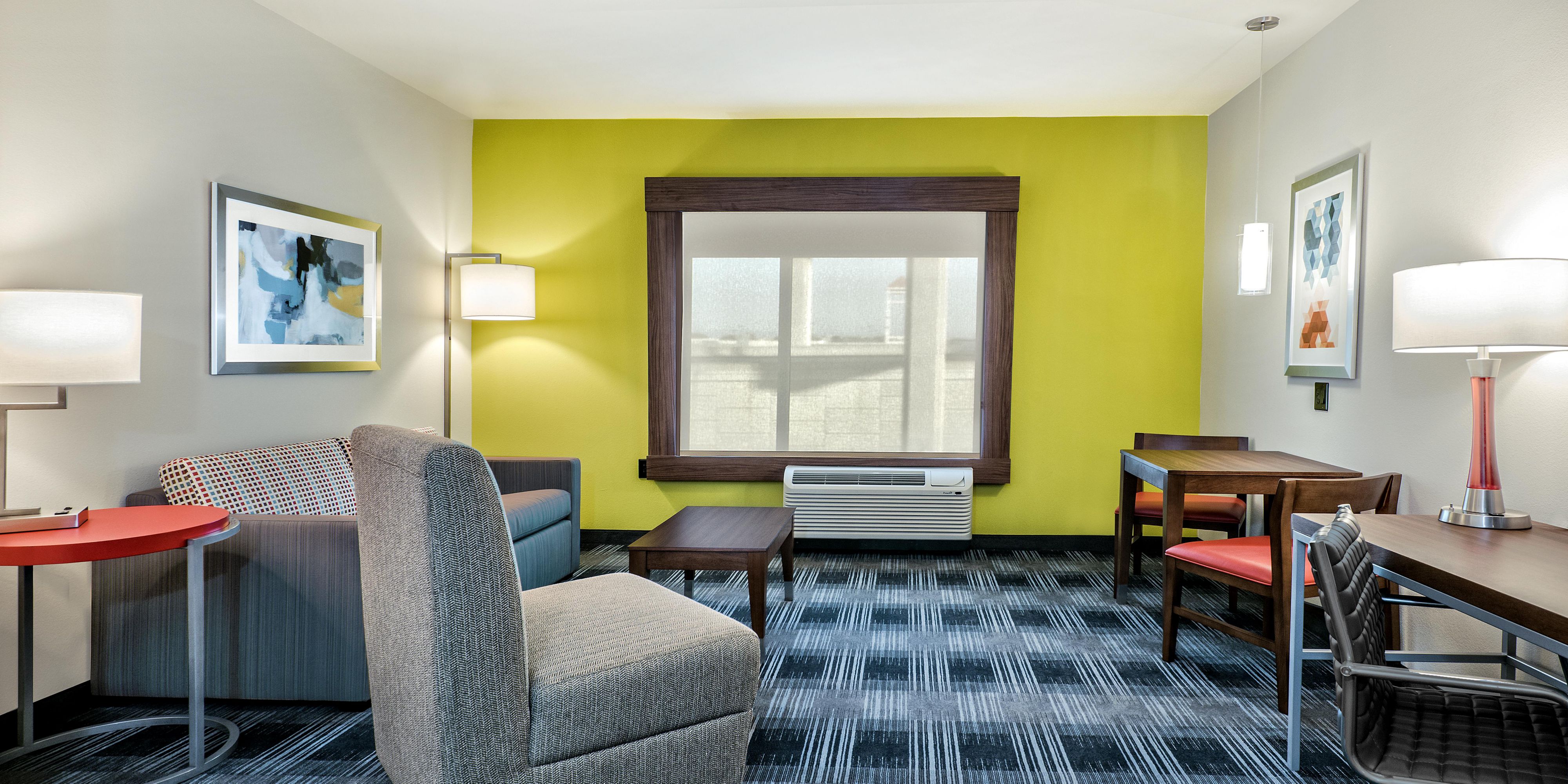 holiday-inn-express-suites-round-rock-austin-n-guest-room-suite