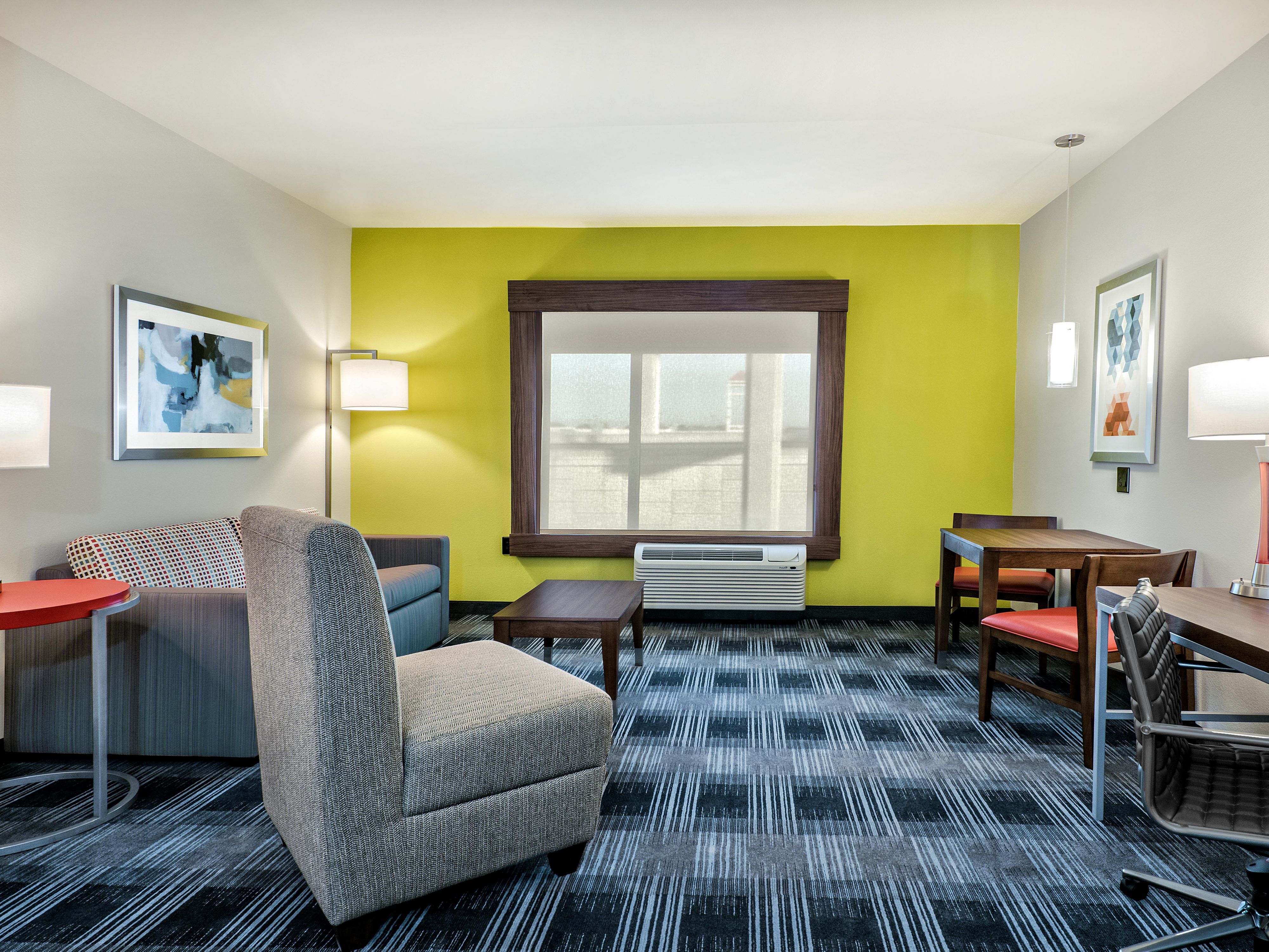 holiday-inn-express-suites-round-rock-austin-n-guest-room-suite