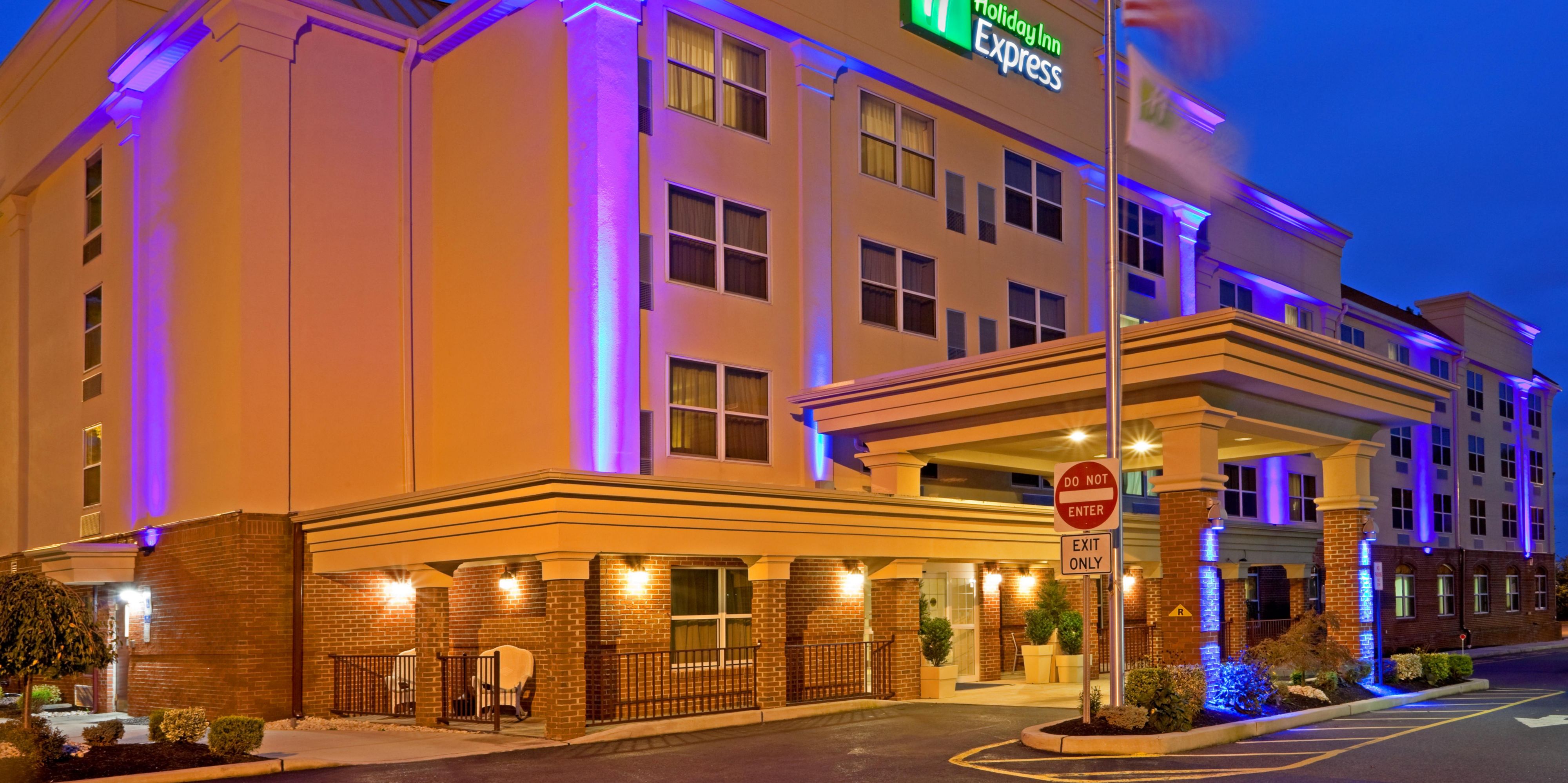 Holiday Inn Express \u0026 Suites Woodbridge