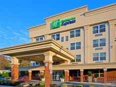 Holiday Inn Express & Suites Woodbridge