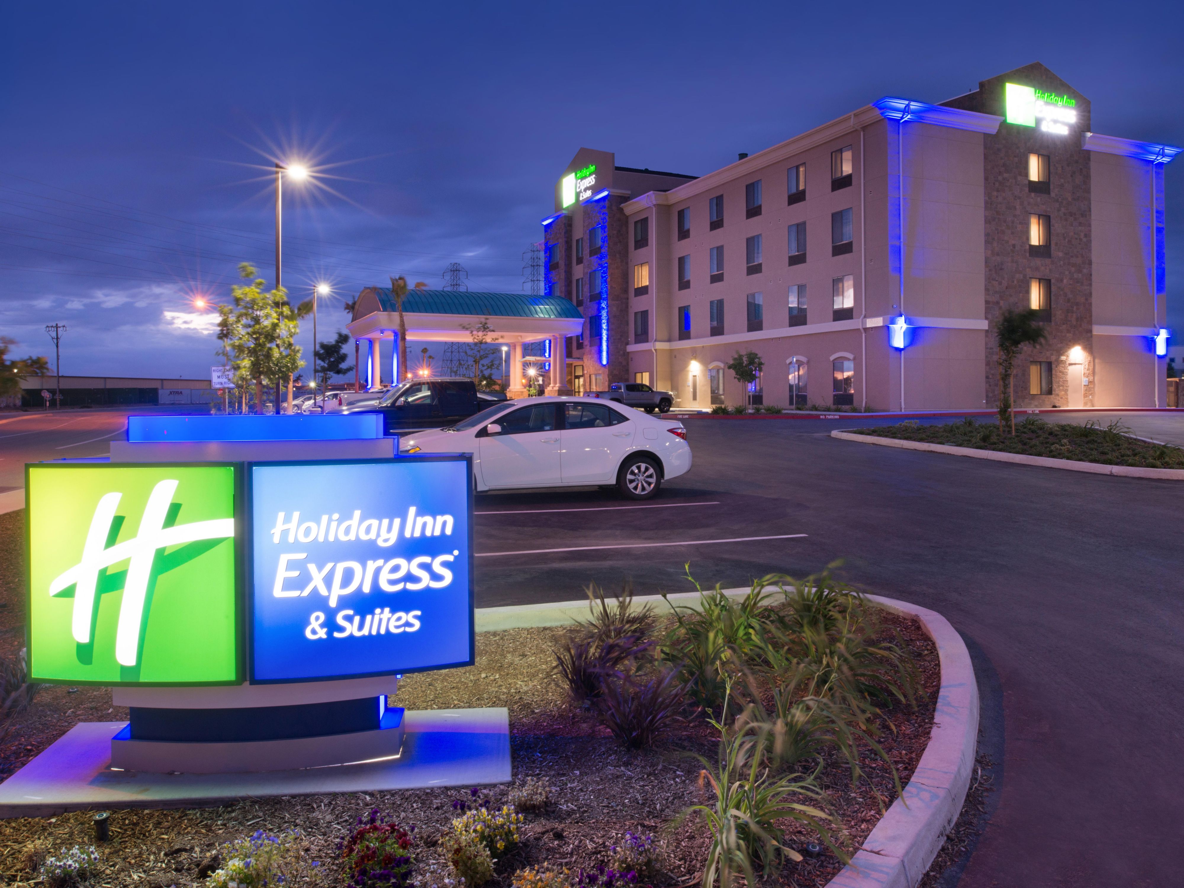 Holiday Inn Express & Suites Bakersfield Airport Map & Drivi