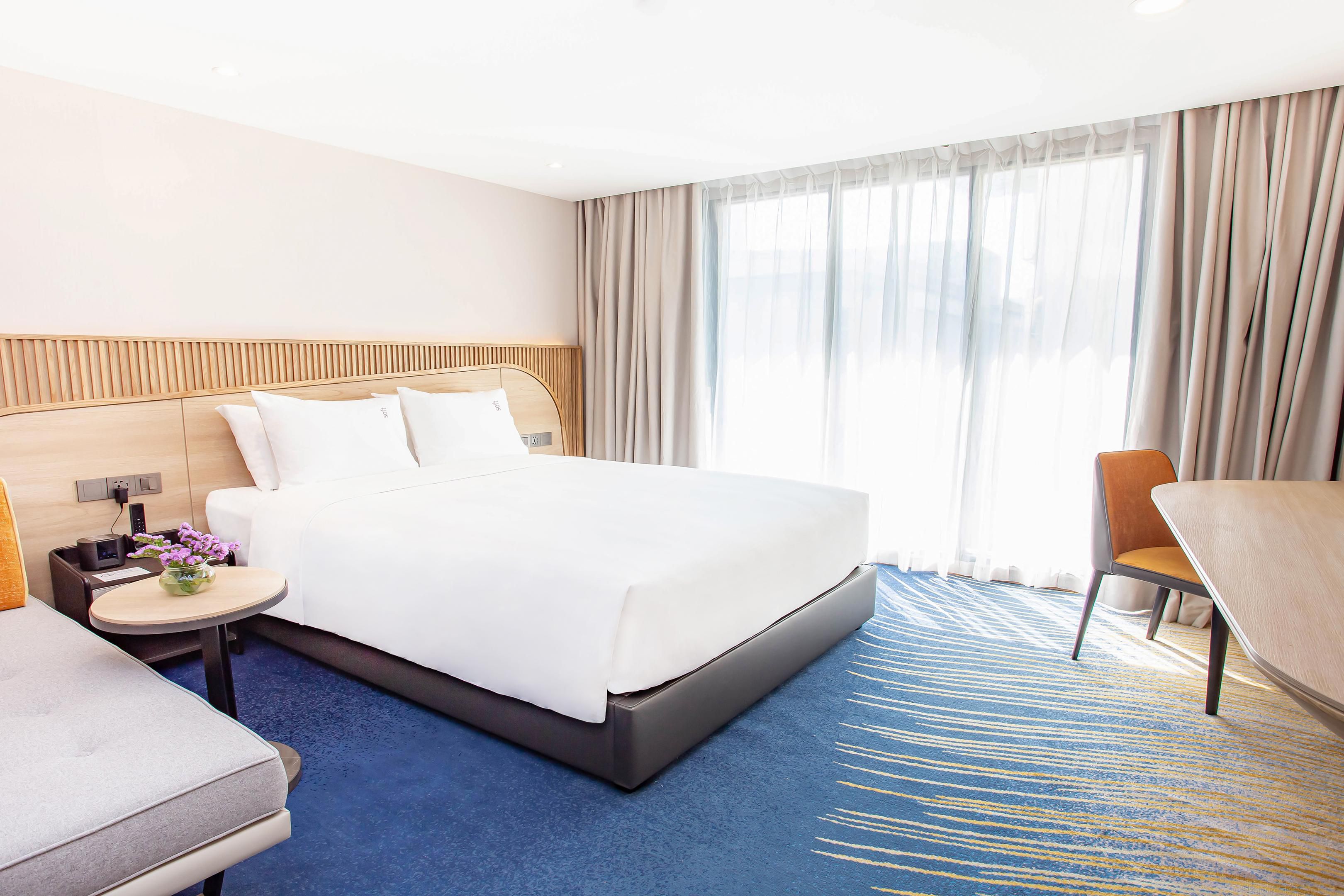 holiday-inn-express-and-suites