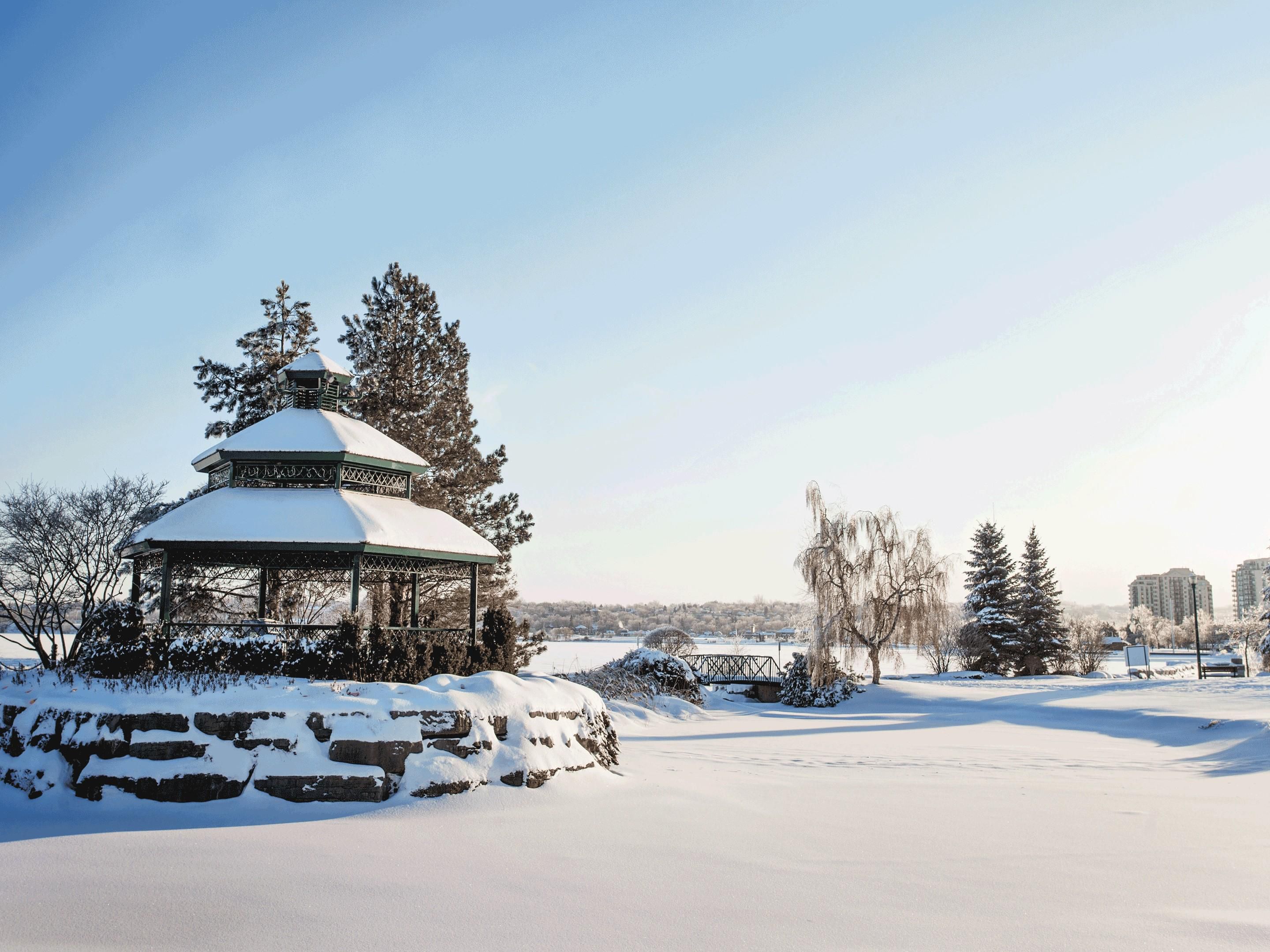 At the heart of the city; only 6 KM from our property is Barrie’s waterfront which is a major attraction for residents and tourists. Spanning more than 5km, the waterfront is yours to experience, no matter what season it is!