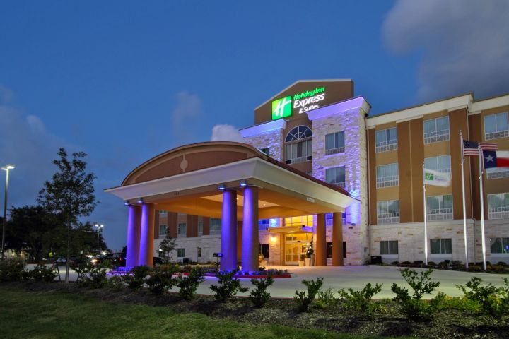 Holiday Inn Express & Suites Houston East - B