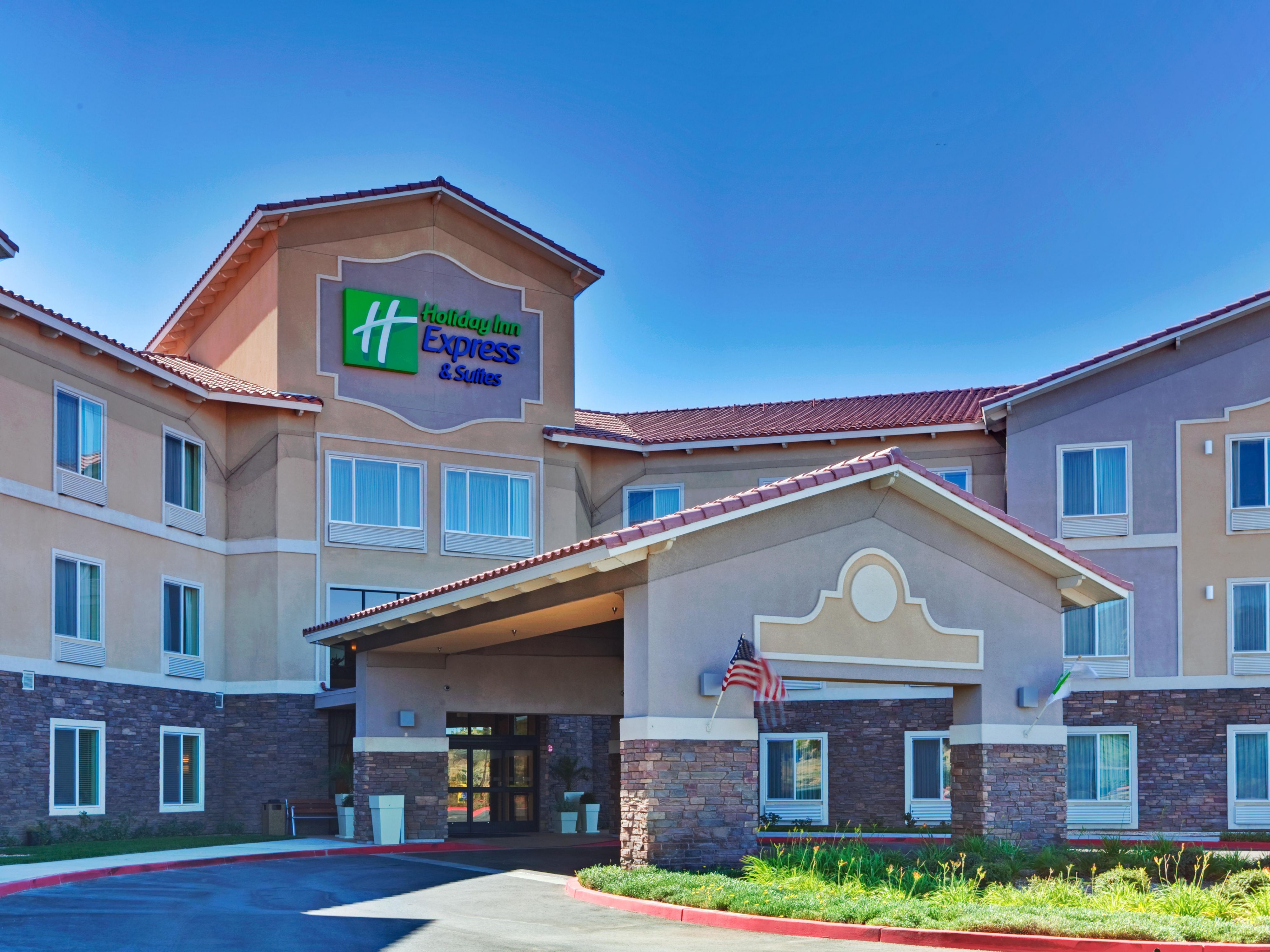 Enjoy the convenience of free on-site parking so you can come and go with ease. Say goodbye to driving around searching for a parking space, feeding meters, or settling for high parking fees. With our complimentary, hassle-free parking, you can minimize your stress and maximize your stay.