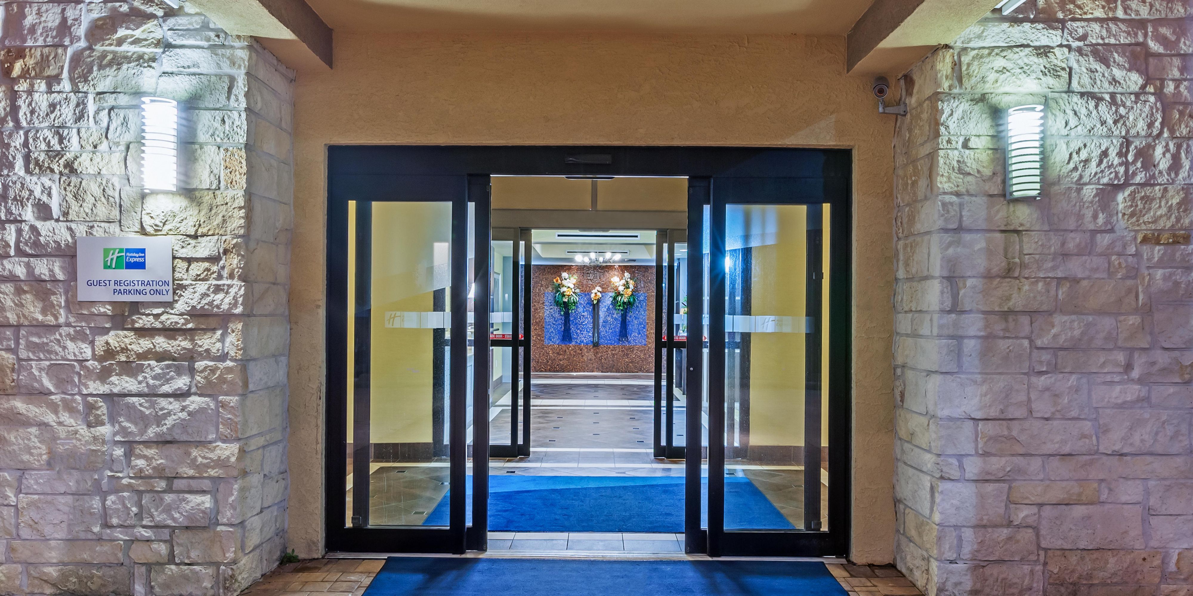 Maintaining your routine while traveling is important, especially when you’re short on time and on the go. We get it. The right workout—right when you want it—helps you stay focused, energized and on top of your game. So, recharge and feel ready for anything with our outdoor swimming pool or our fitness center.